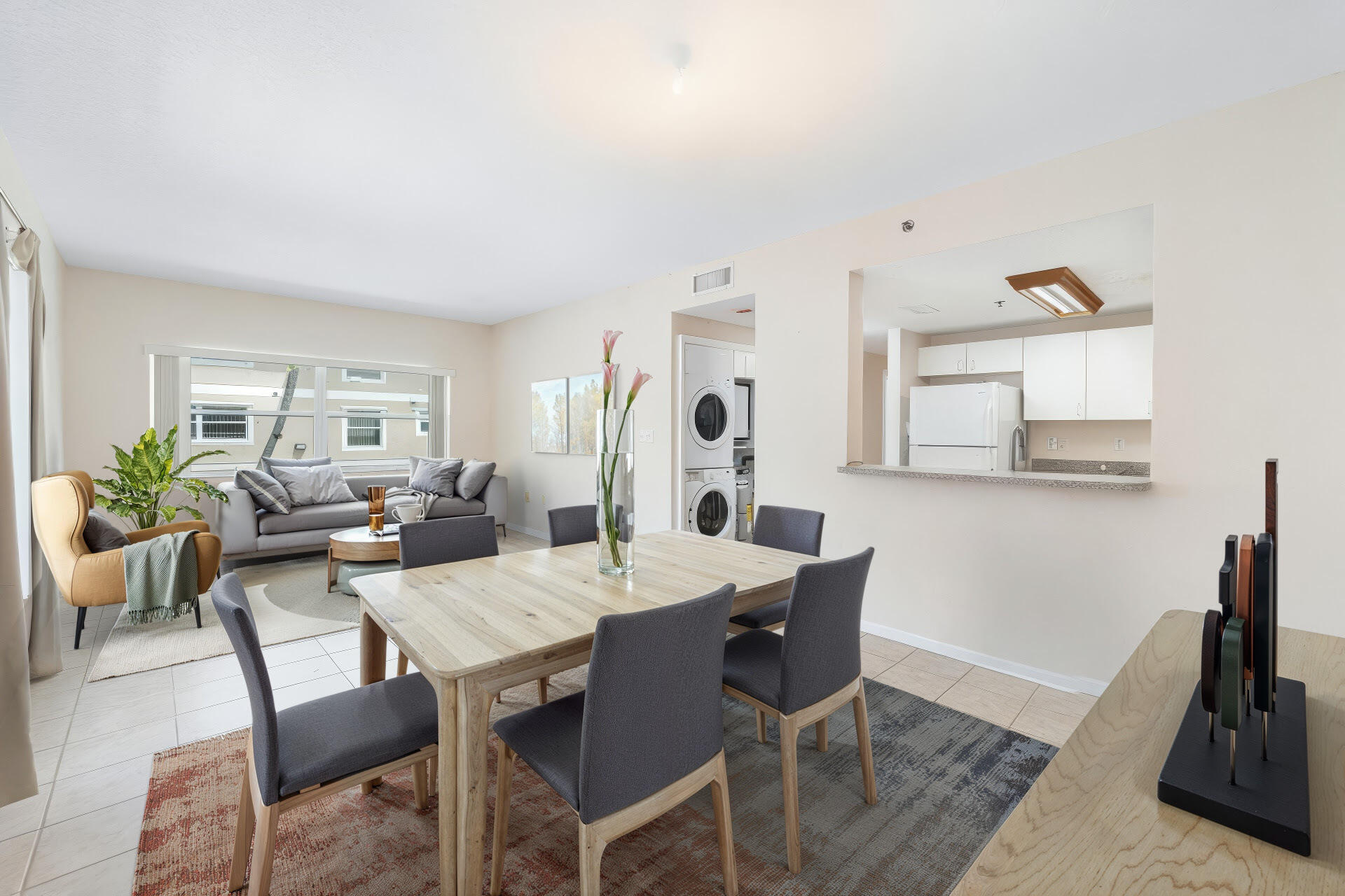 3BR – Condominium at 2901 Riverside Drive #201