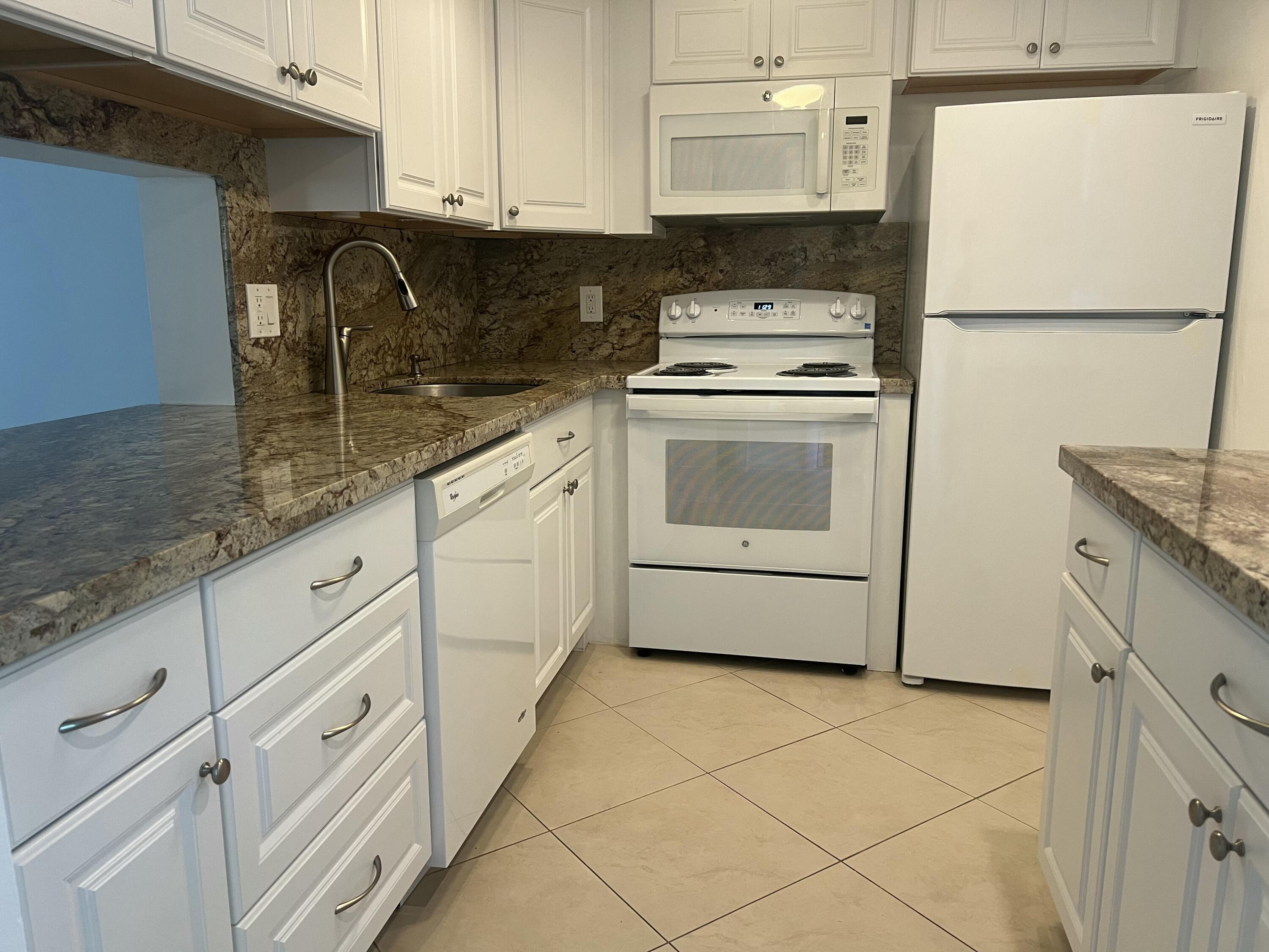 1BR – Condominium at 2615 NE 3rd Court #213