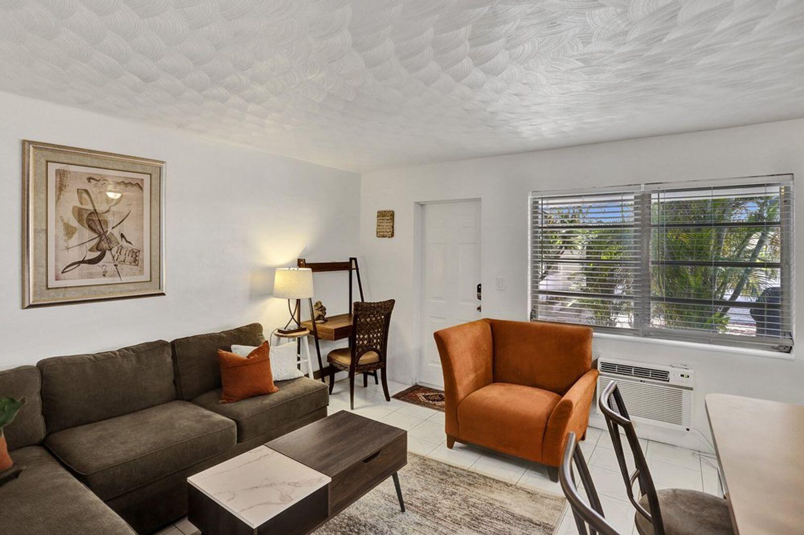 1BR – Apartment at 820 NE 16th Avenue #9
