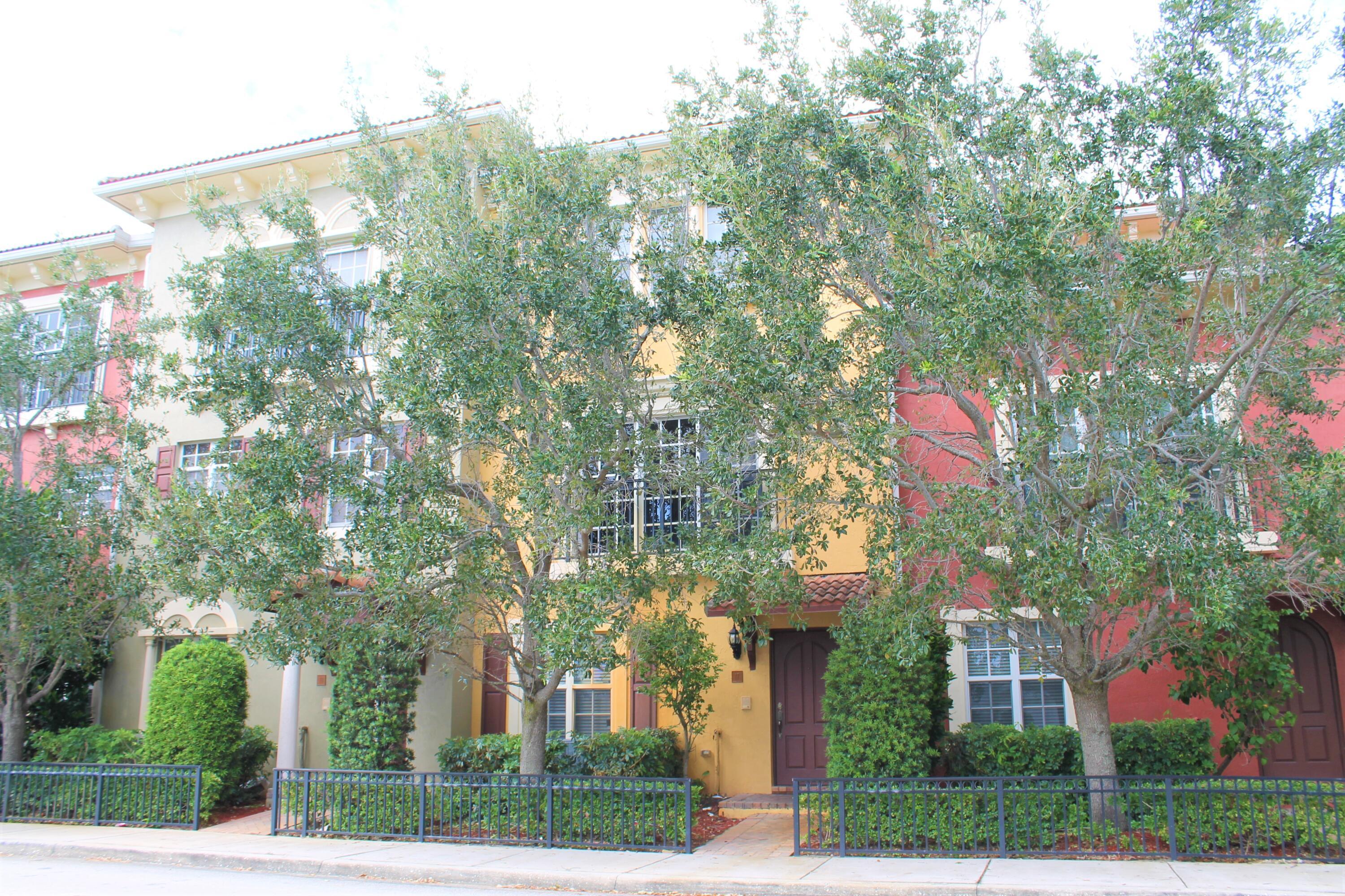 3BR – Townhouse at 531 S Federal Highway #17