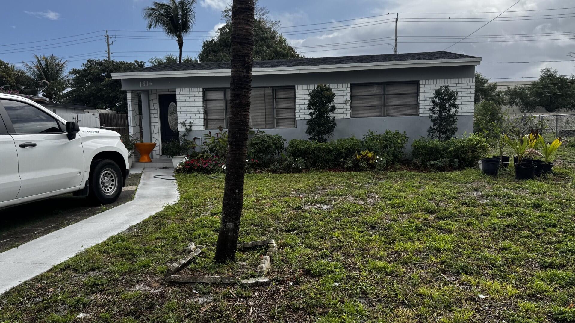 2BR – SingleFamilyResidence at 1314 S H Street
