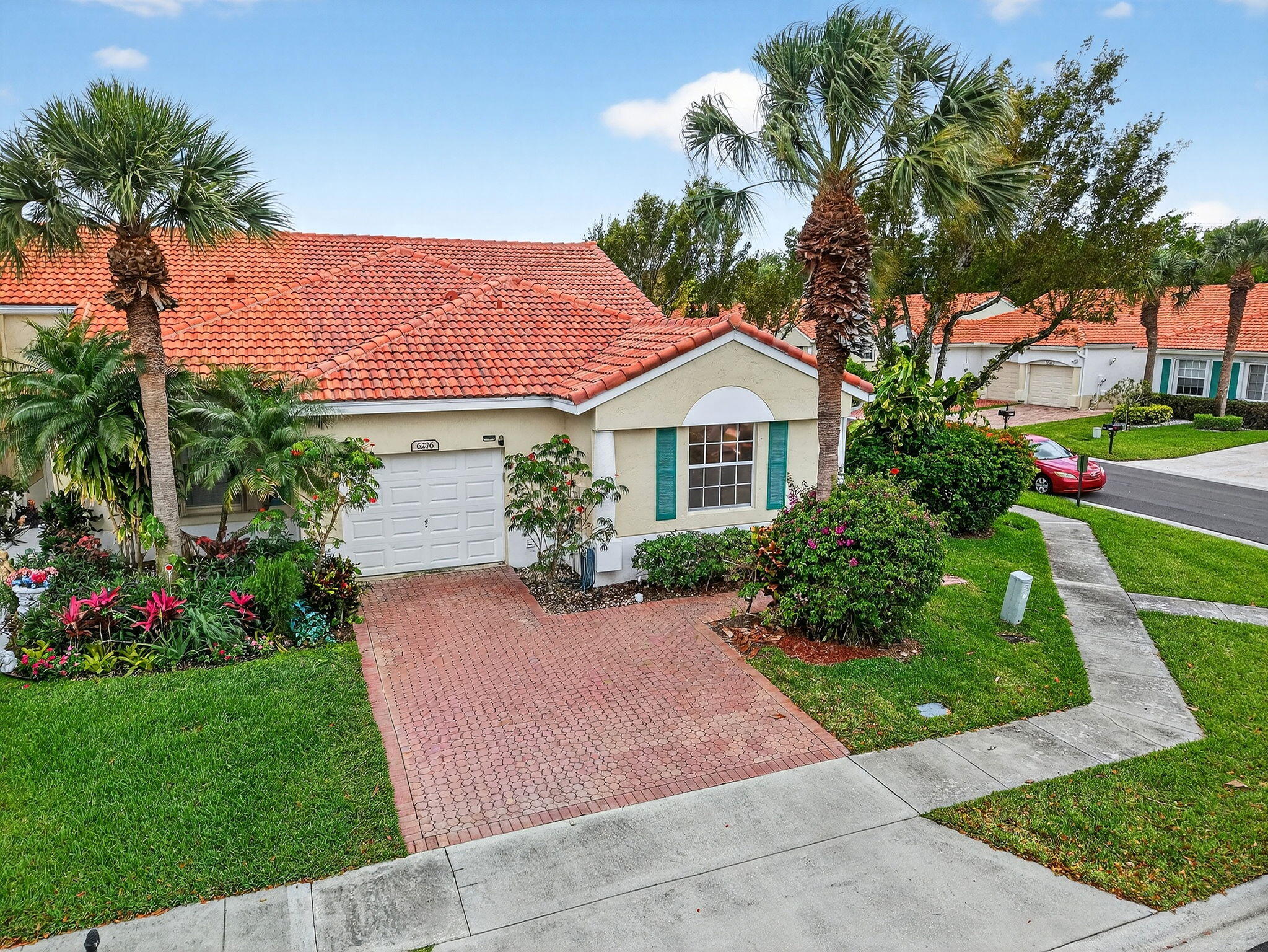 2BR – RES at 6276 Heliconia Road