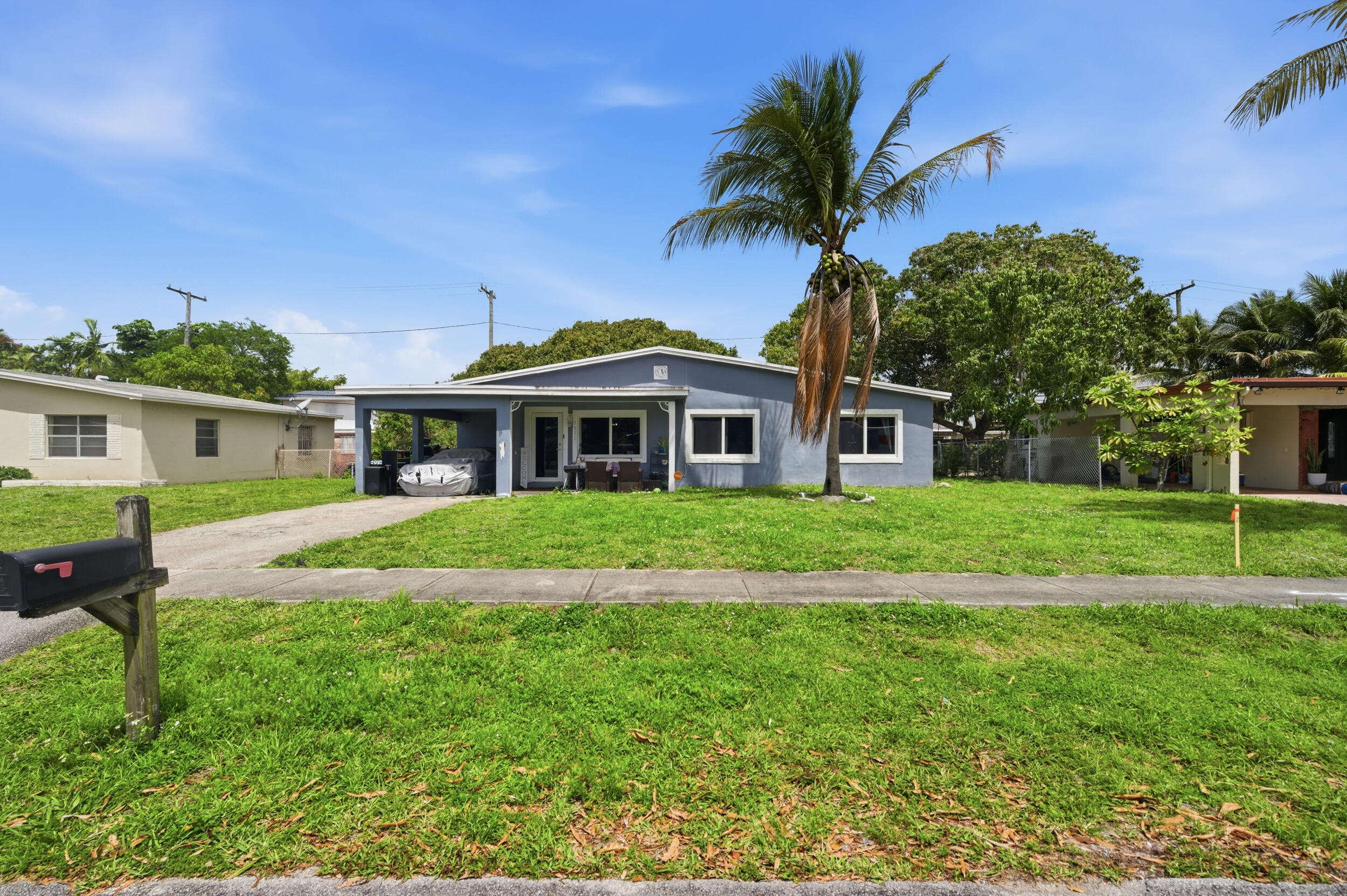 3BR – SingleFamilyResidence at 3821 NW 4th Place
