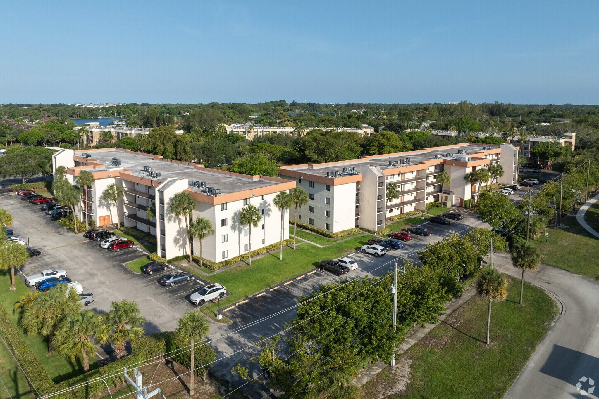 2BR – Condominium at 5981 Via Vermilya #203