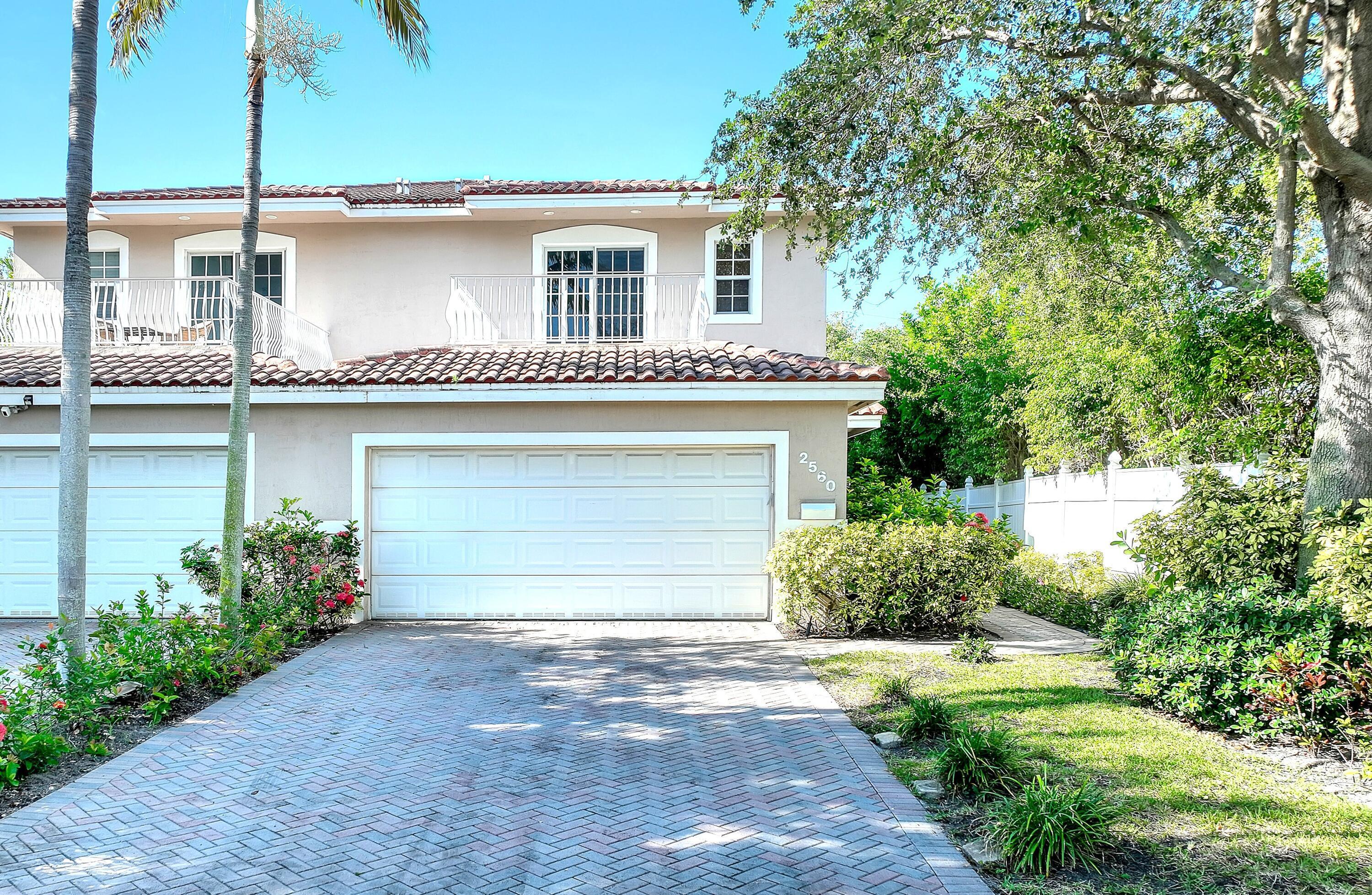 3BR – Townhouse at 2560 NE 11th Street