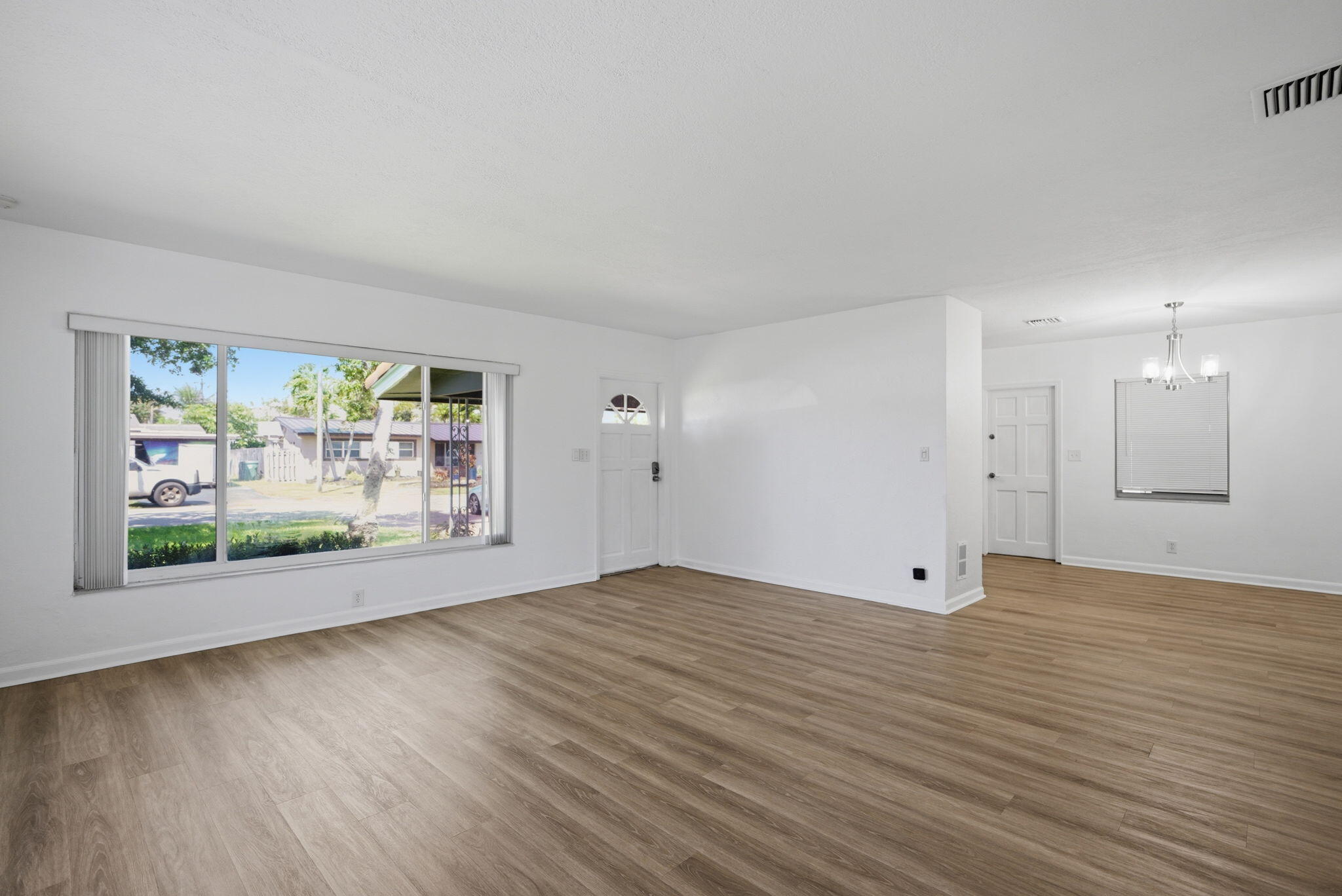 3BR – SingleFamilyResidence at 4630 NE 3rd Terrace