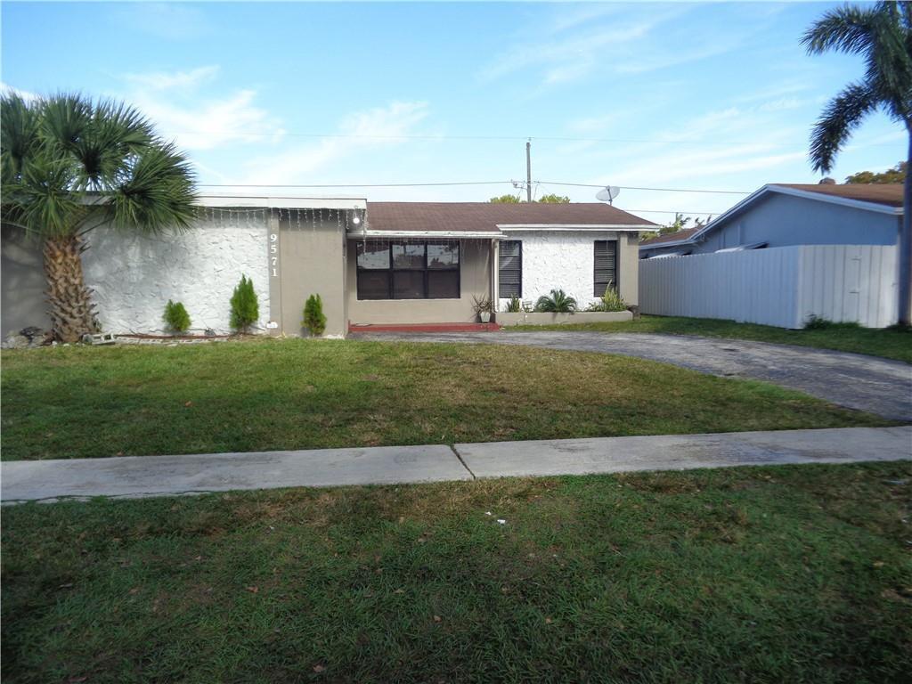 3BR – SingleFamilyResidence at 9571 Sunset Strip