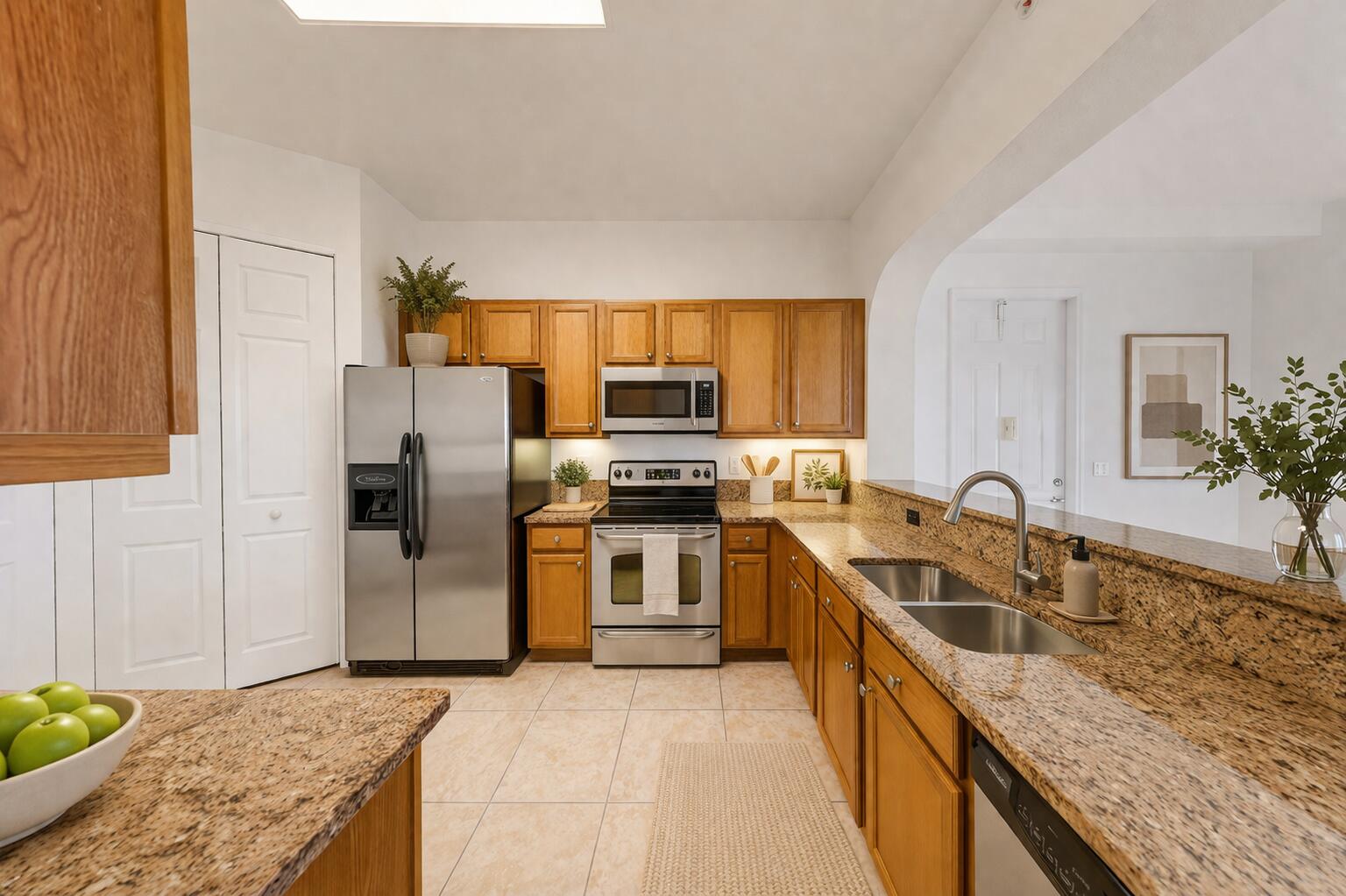 3BR – Condominium at 3600 Oaks Clubhouse Drive #501