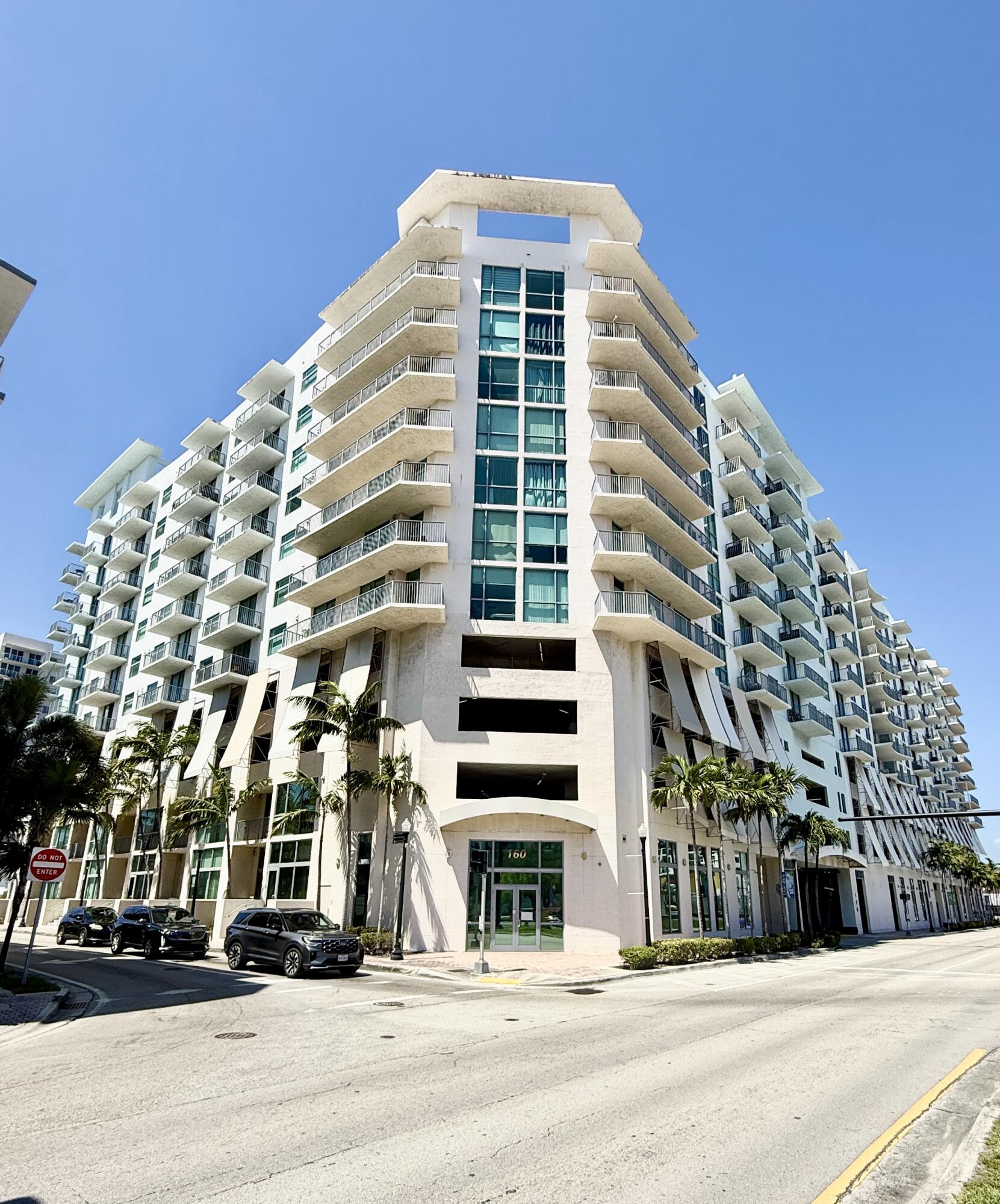 1BR – Condominium at 140 S Dixie Highway #905