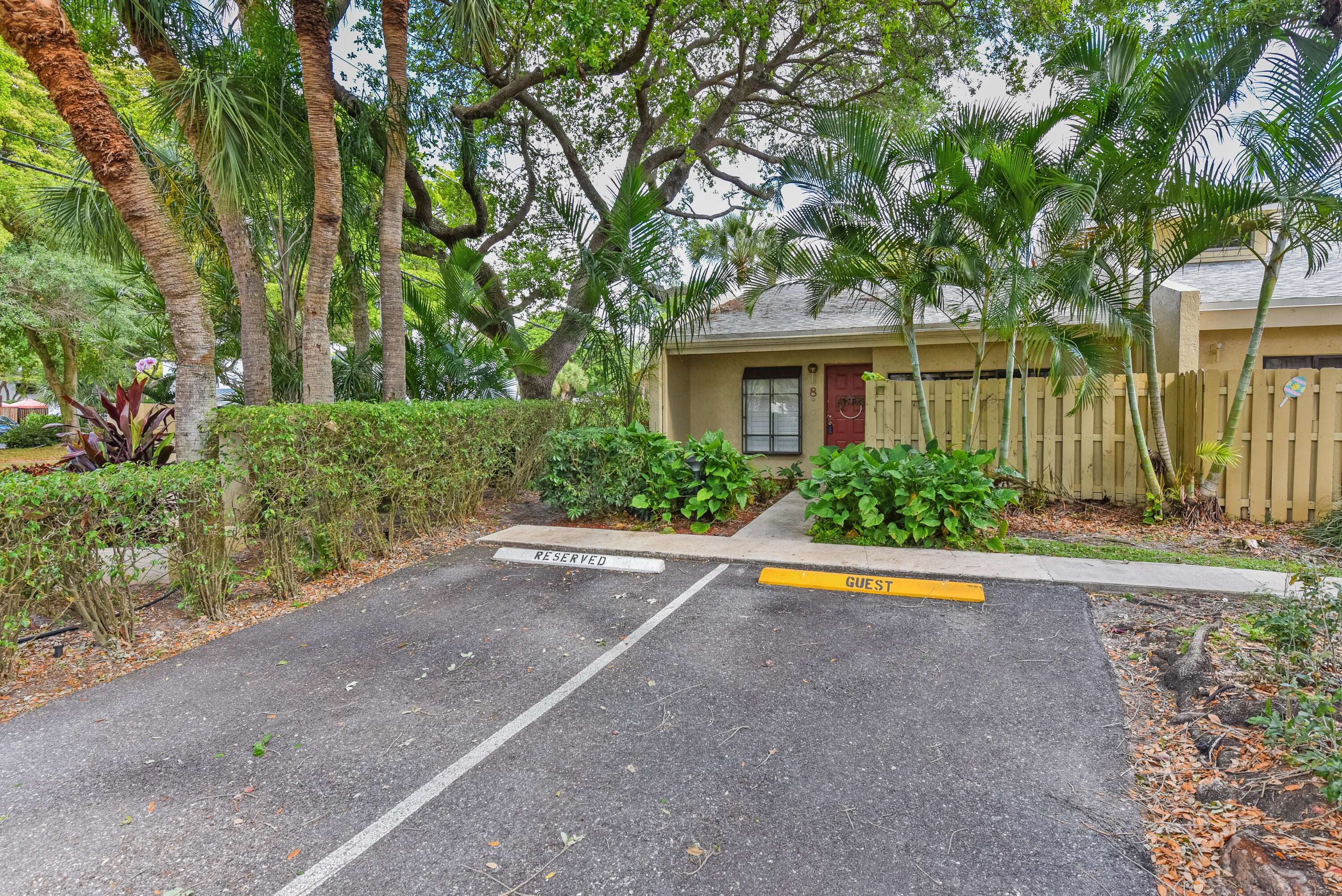 2BR – Townhouse at 1400 NW 9th Avenue #B-8