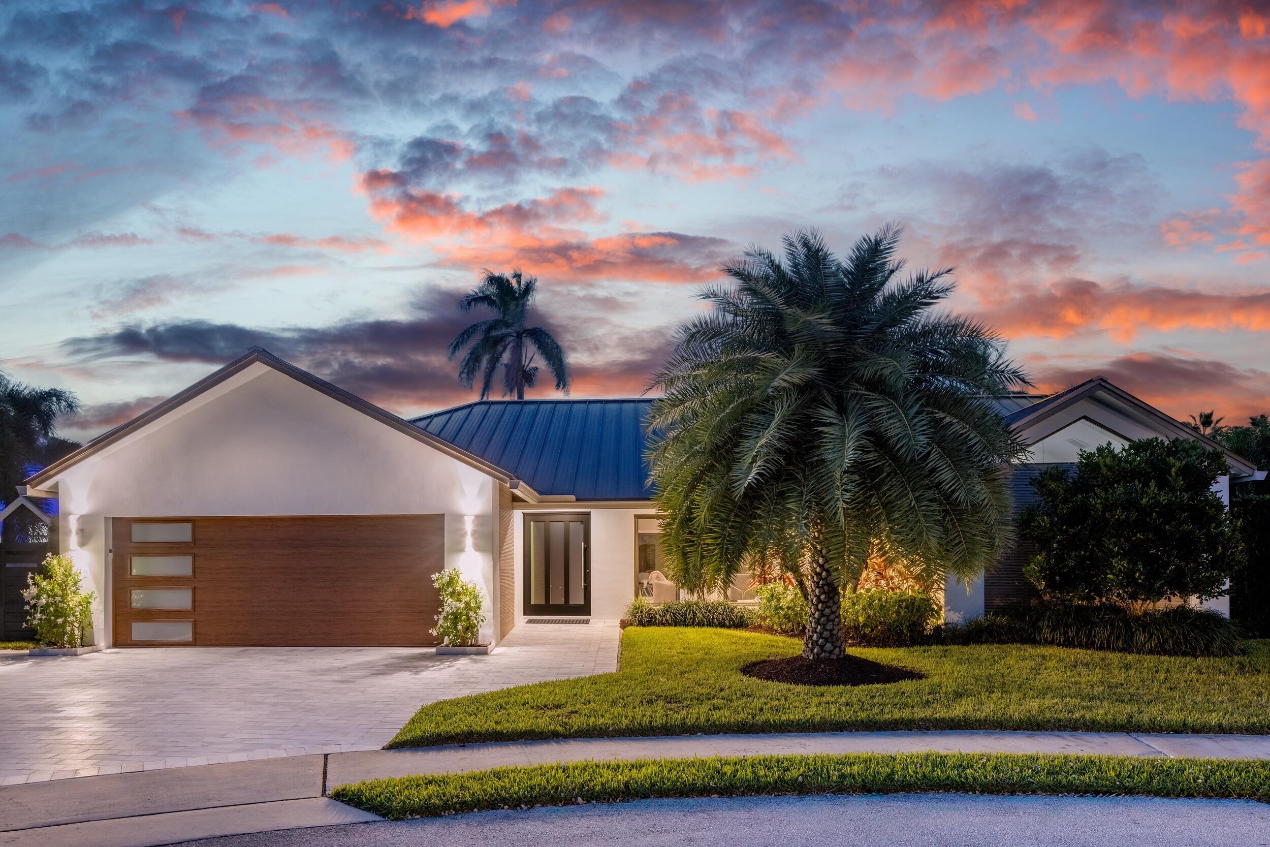 4BR – SingleFamilyResidence at 843 NE Mulberry Drive