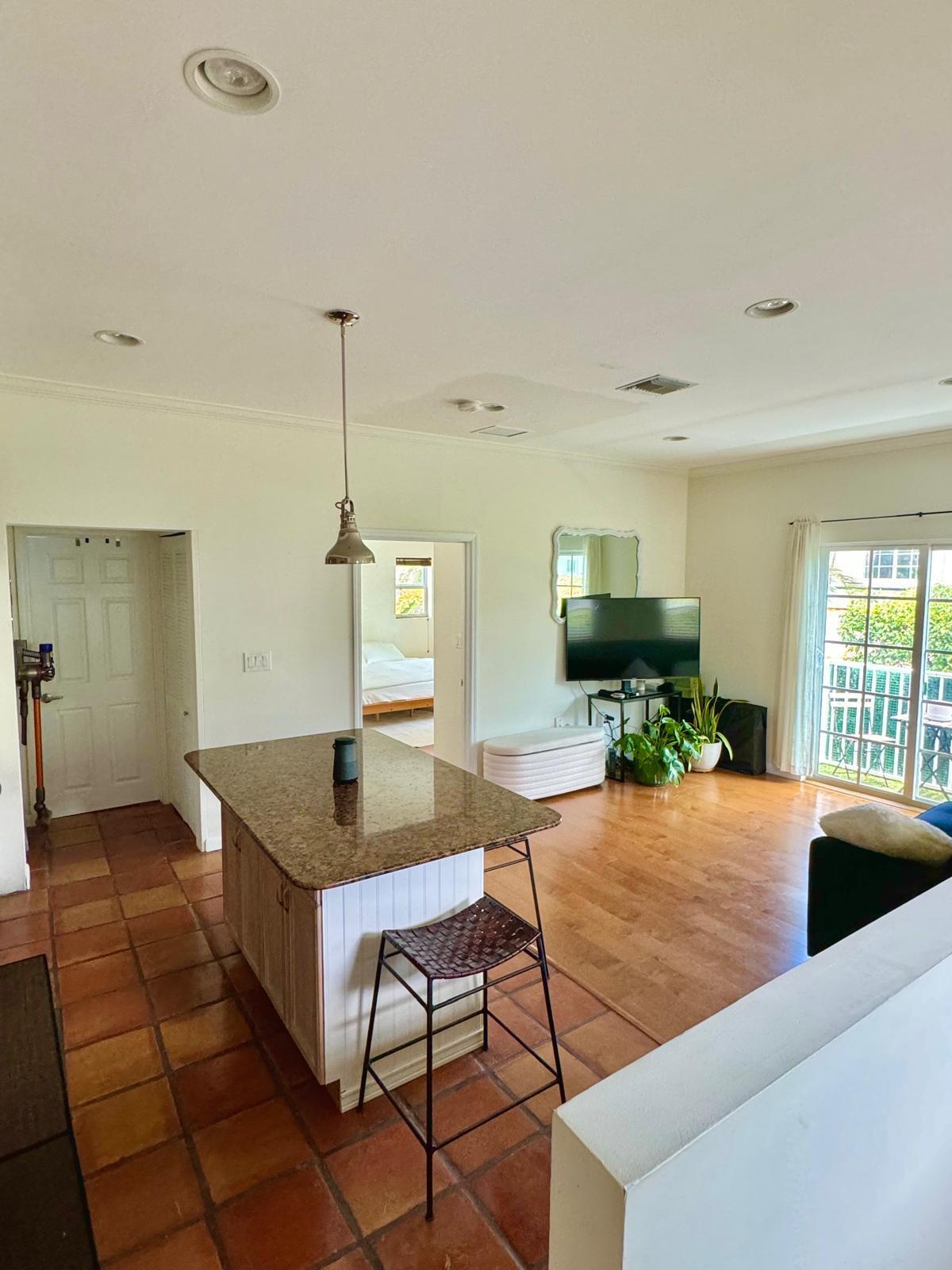 1BR – Condominium at 1344 Euclid Avenue #5