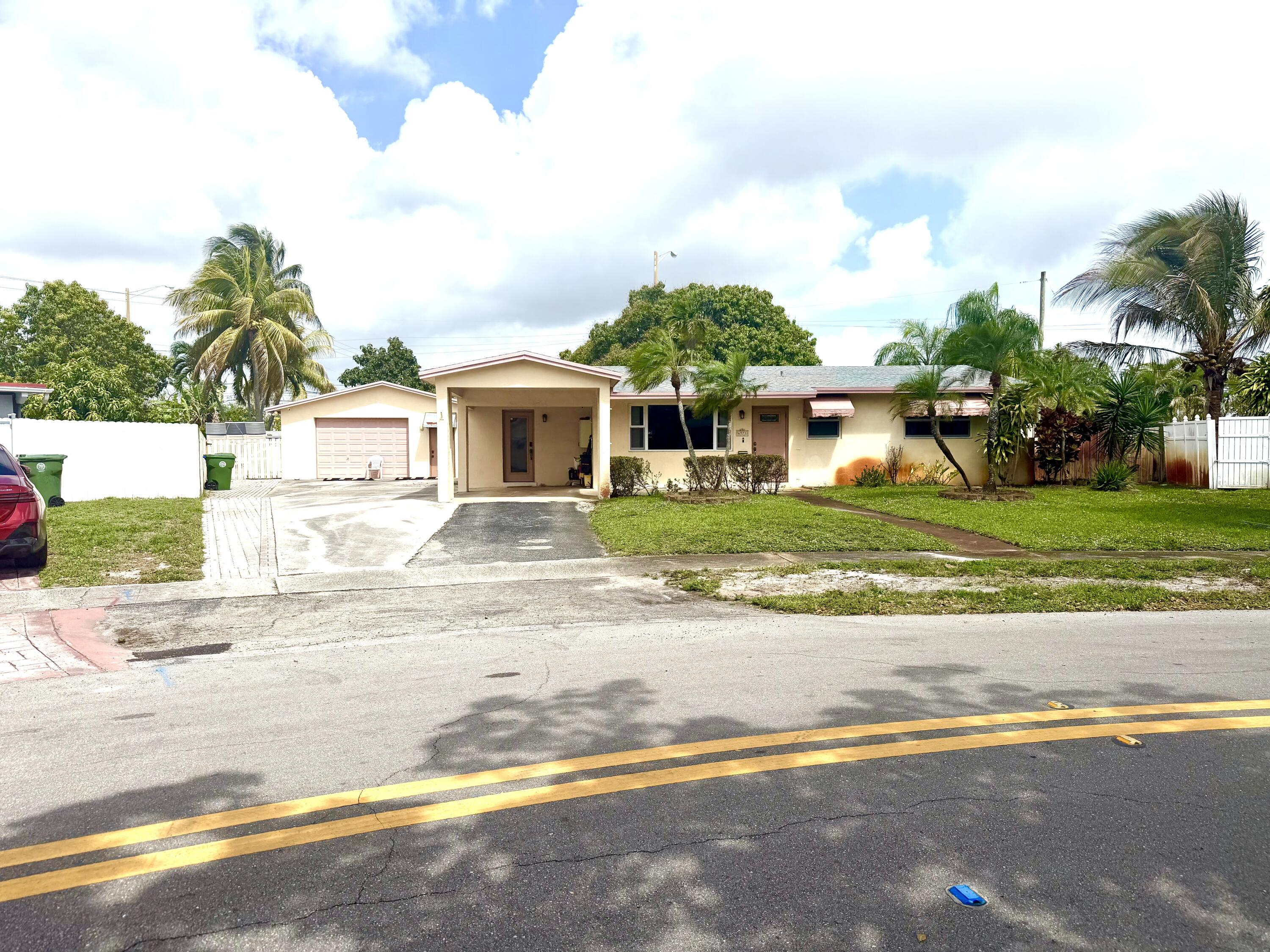 3BR – SingleFamilyResidence at 6971 SW 1st Court