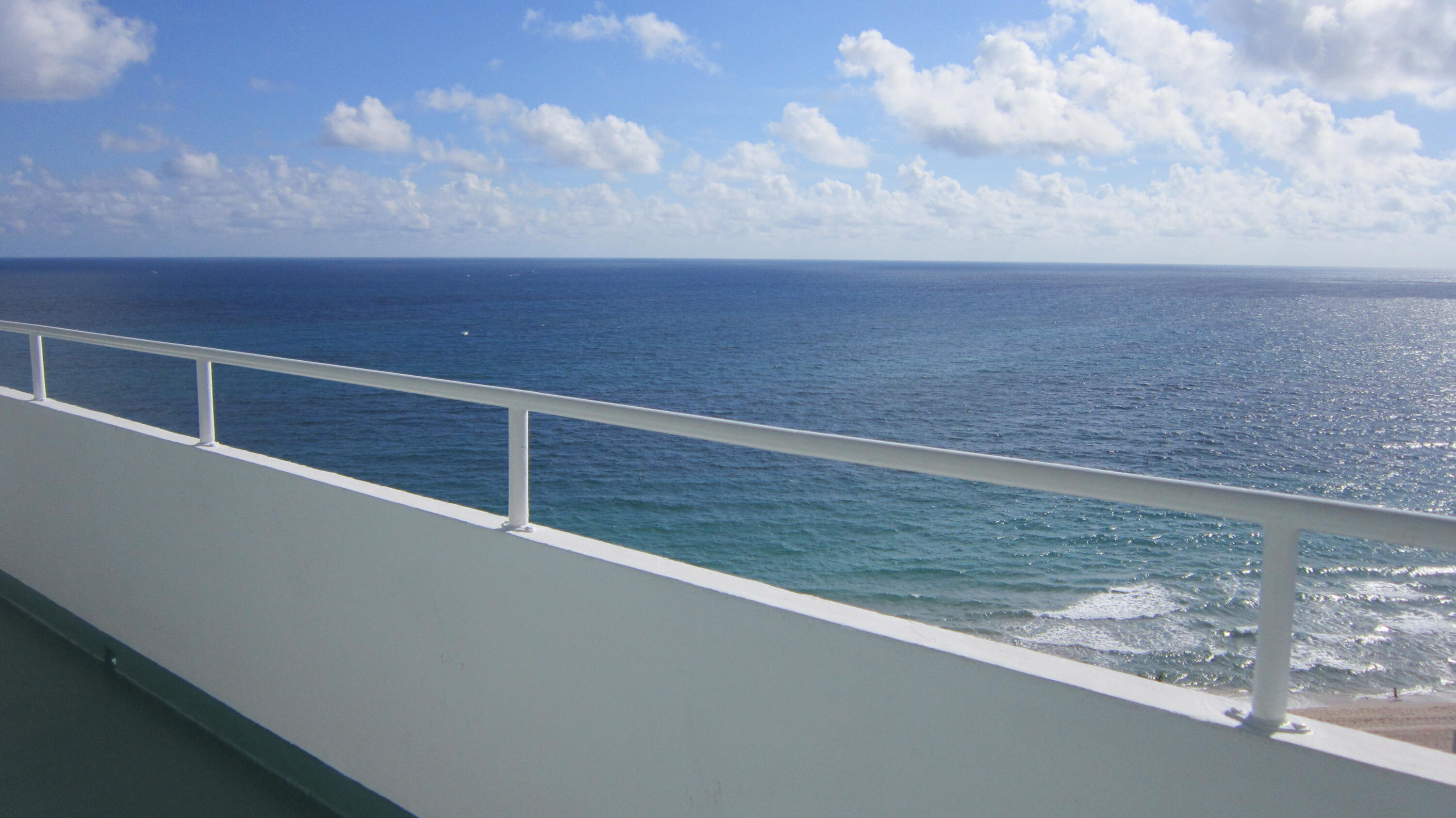 1BR – StockCooperative at 4050 N Ocean Drive #1504