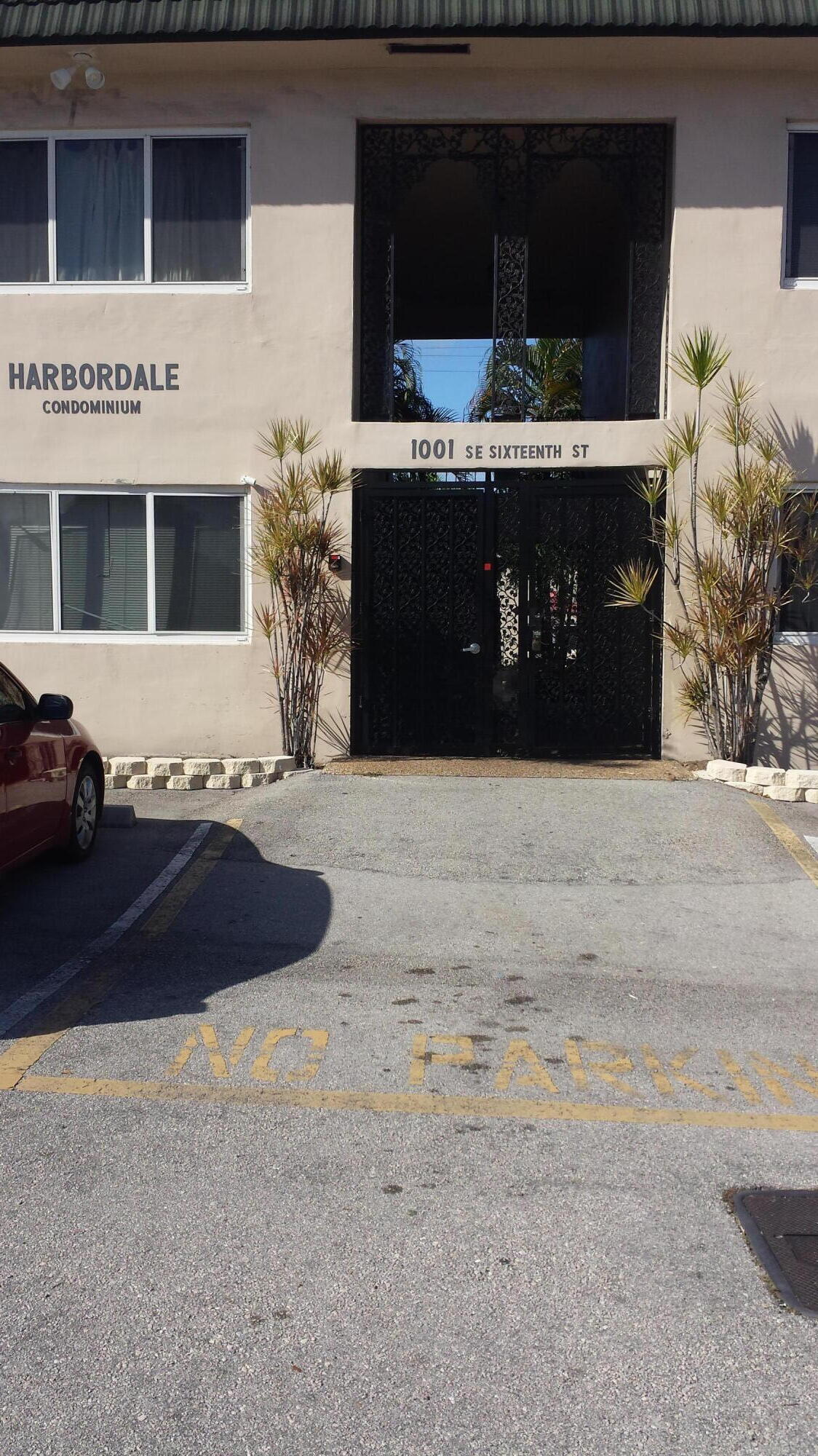 1BR – Condominium at 1001 SE 16th Street #17