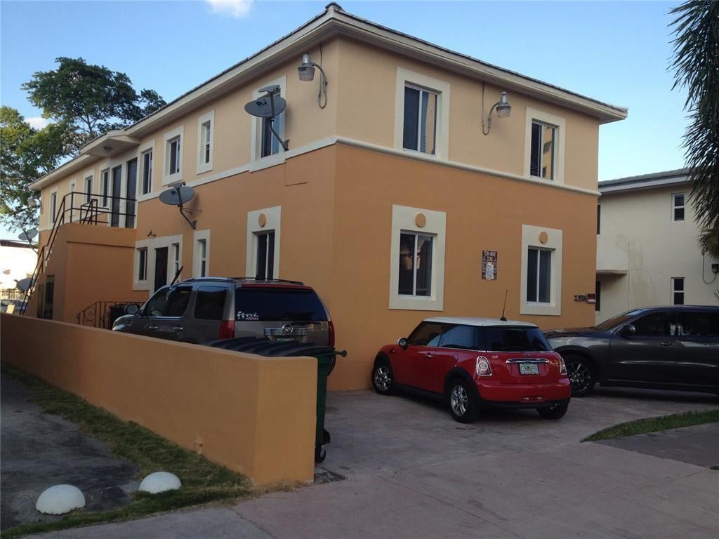 2BR – Apartment at 115 Antiquera Avenue #2