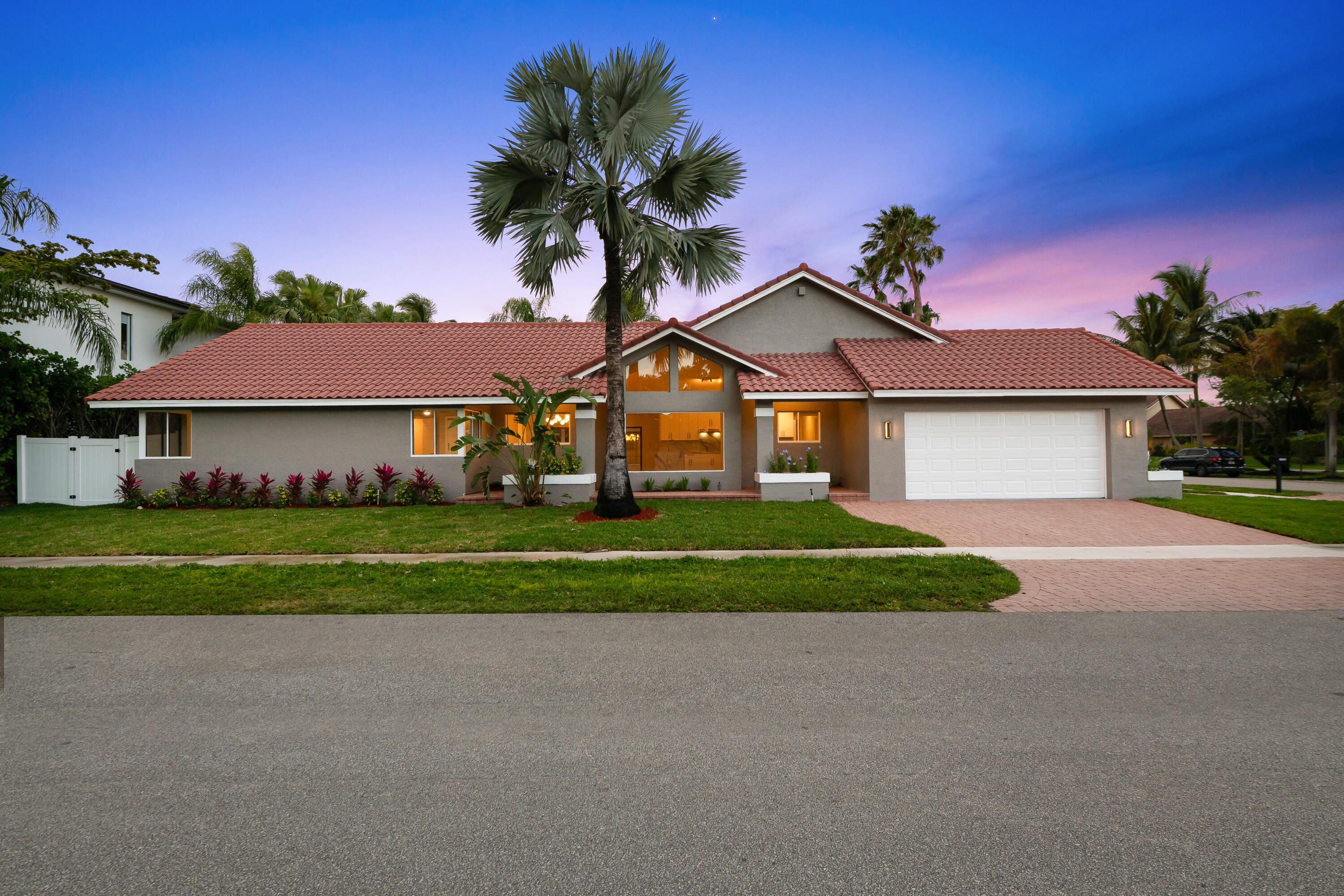 5BR – SingleFamilyResidence at 10141 SW 3rd Street