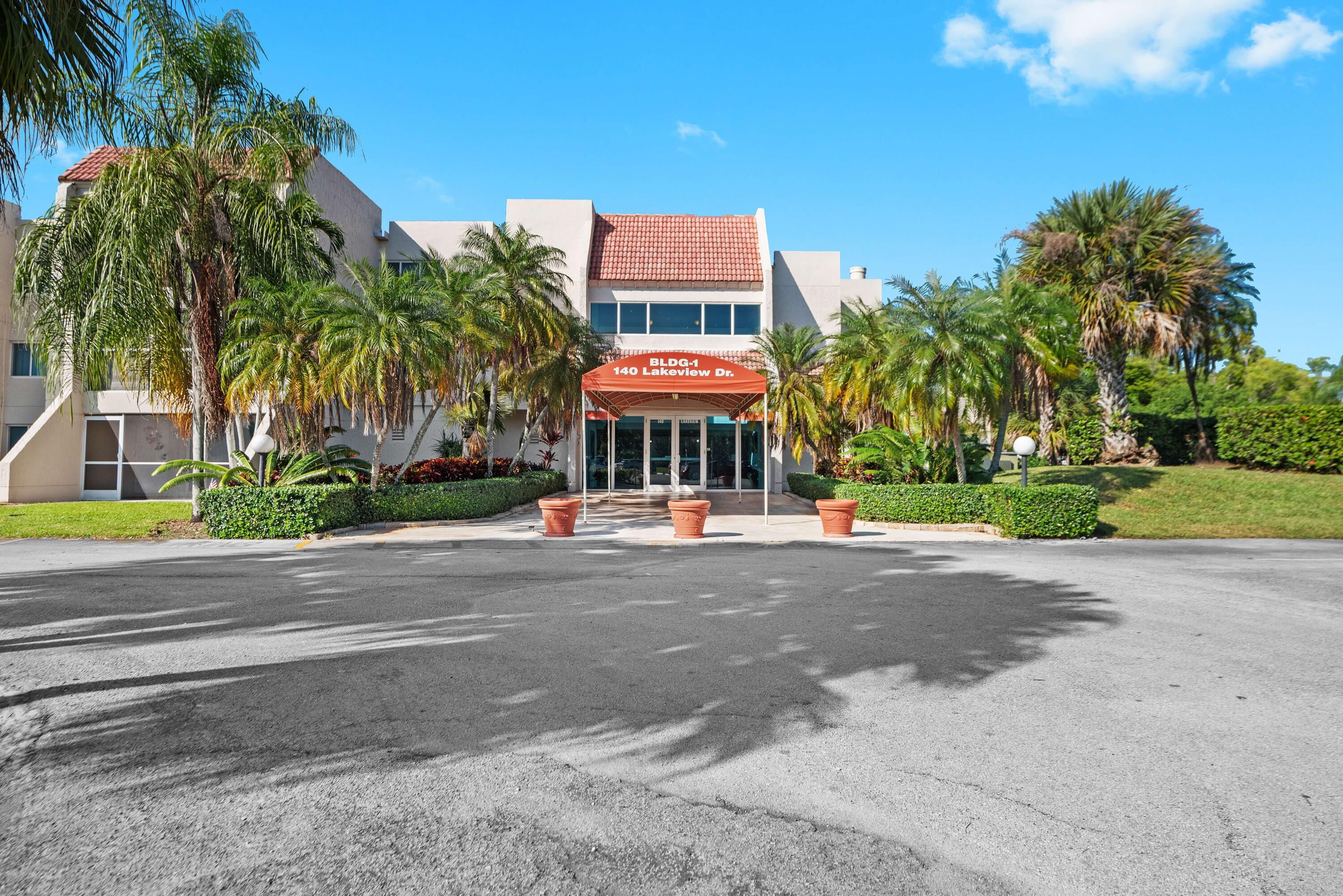 1BR – Condominium at 140 Lakeview Drive #103