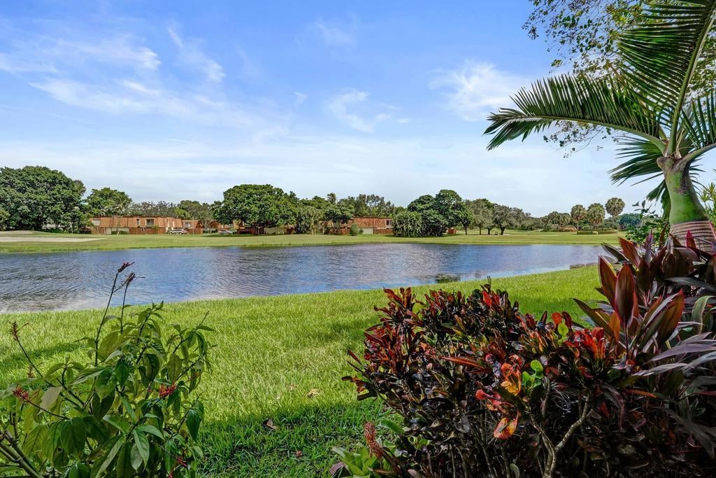 2BR – Condominium at 2210 SW 92nd Terrace #2702