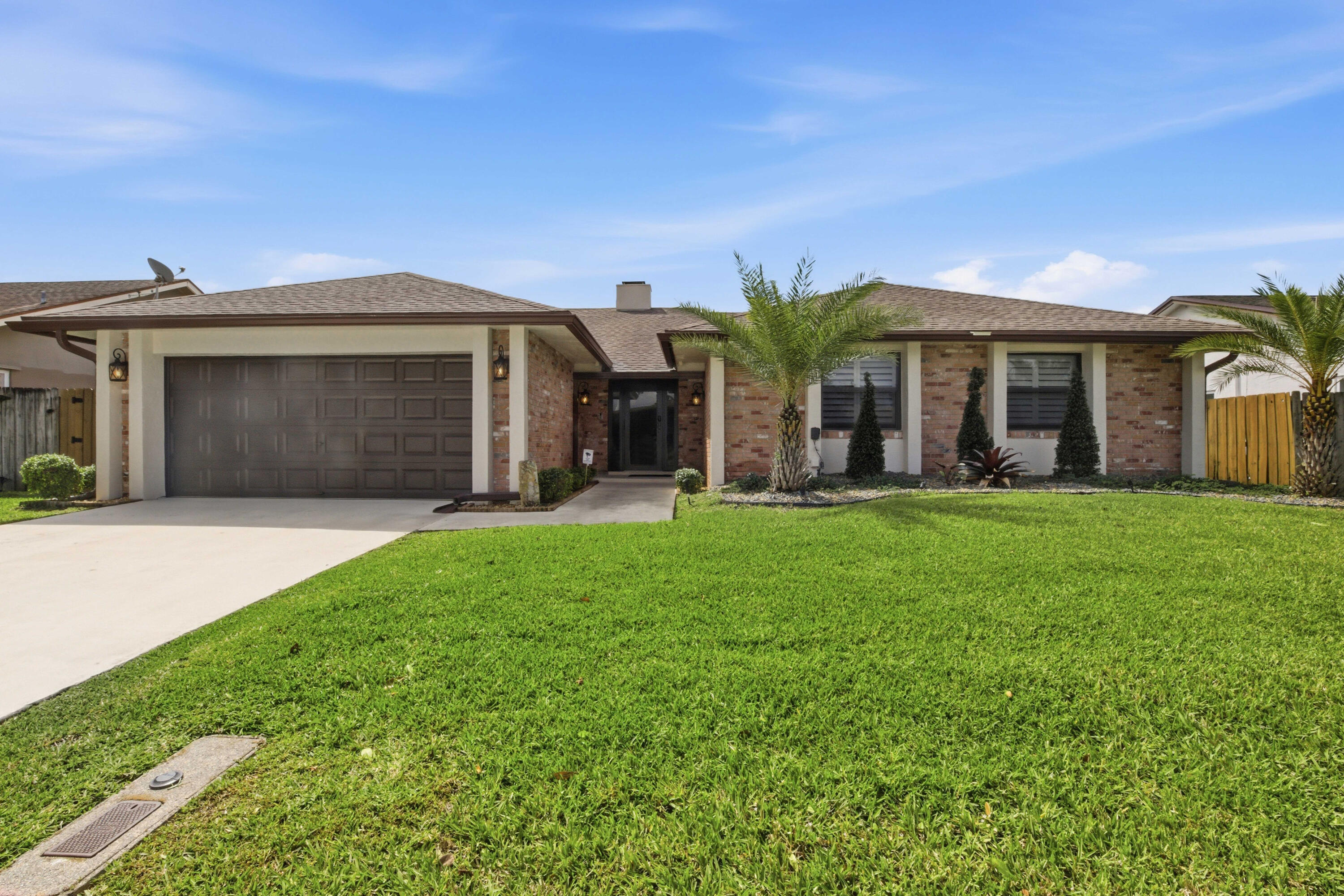 3BR – SingleFamilyResidence at 2658 SW 11th Place N