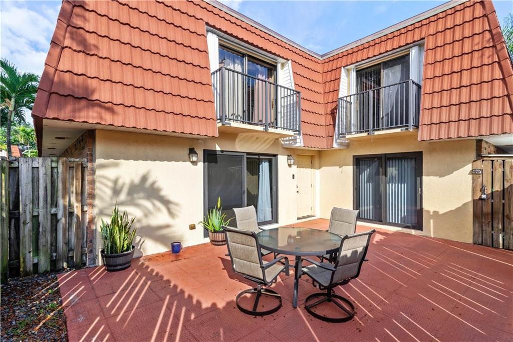 2BR – Townhouse at 9951 NW 6th Court