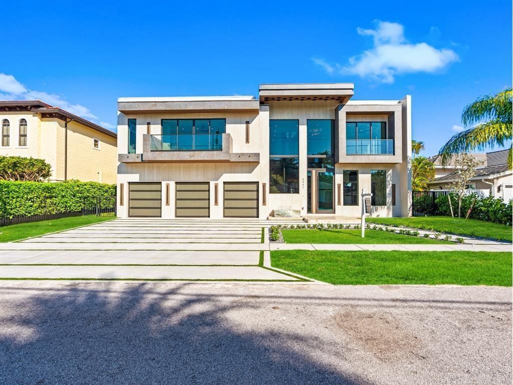 5BR – SingleFamilyResidence at 2441 NE 48th Court