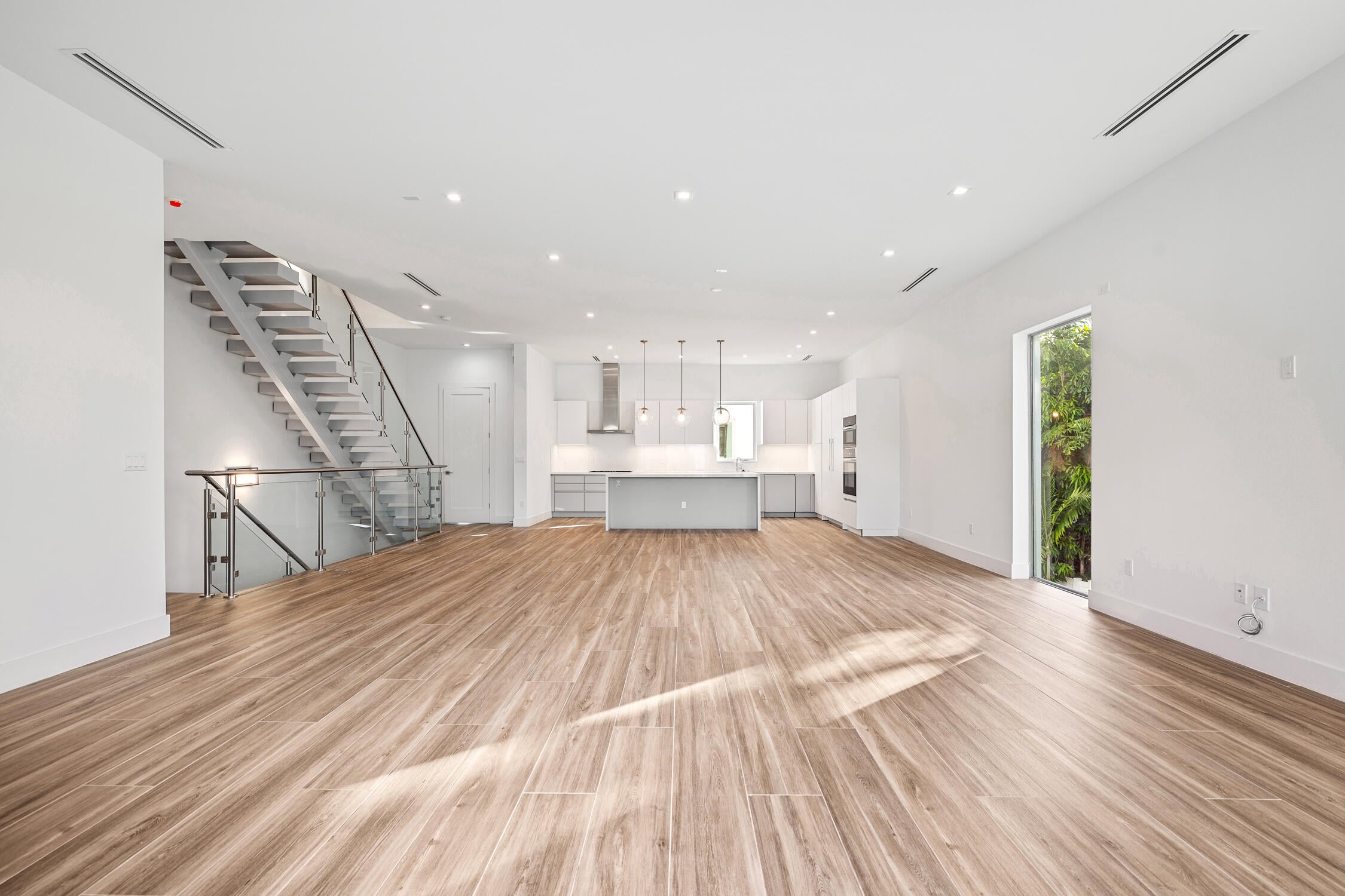 3BR – Townhouse at 11 SE 11th Avenue