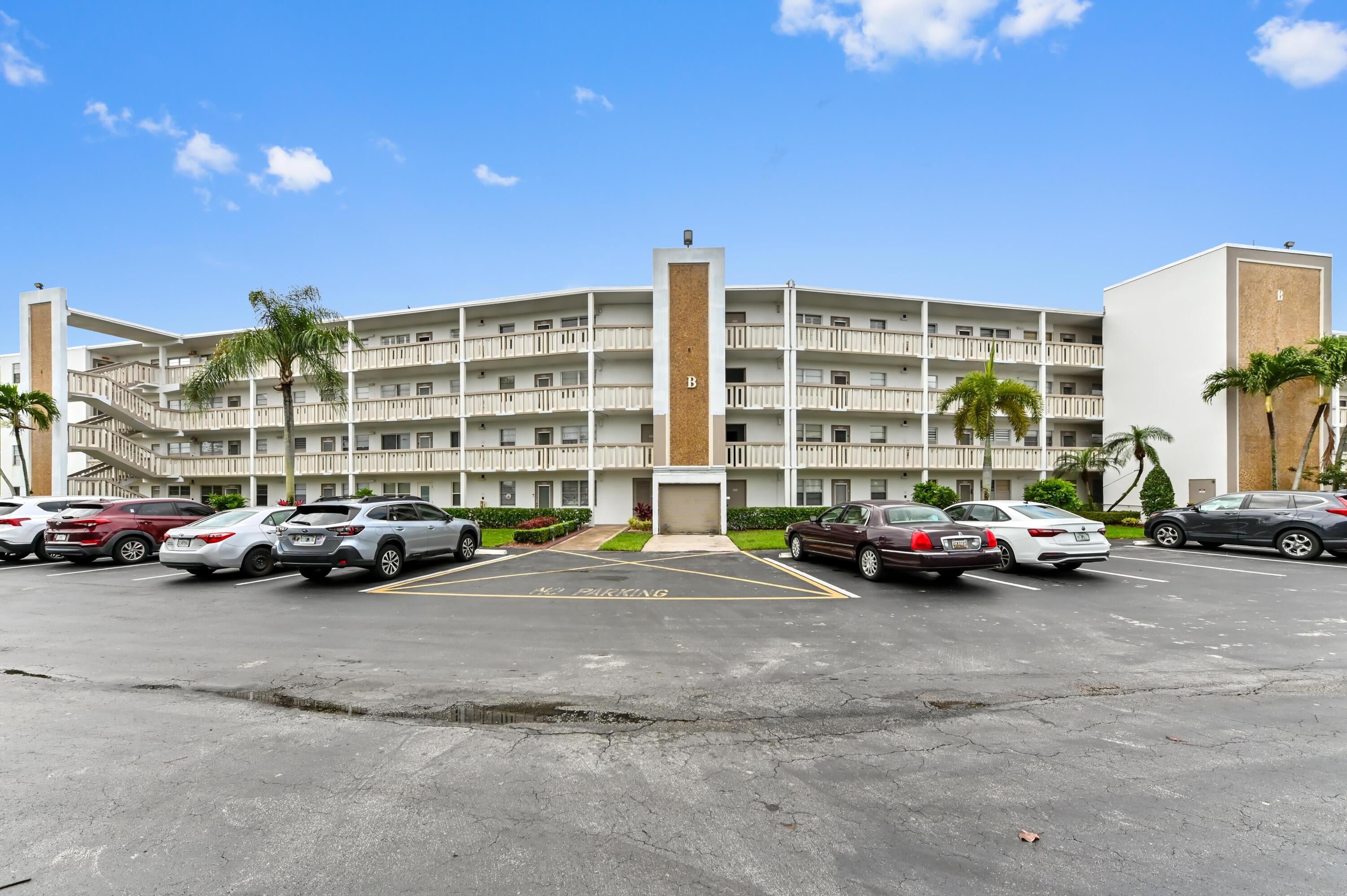 2BR – Condominium at 1034 Rexford B