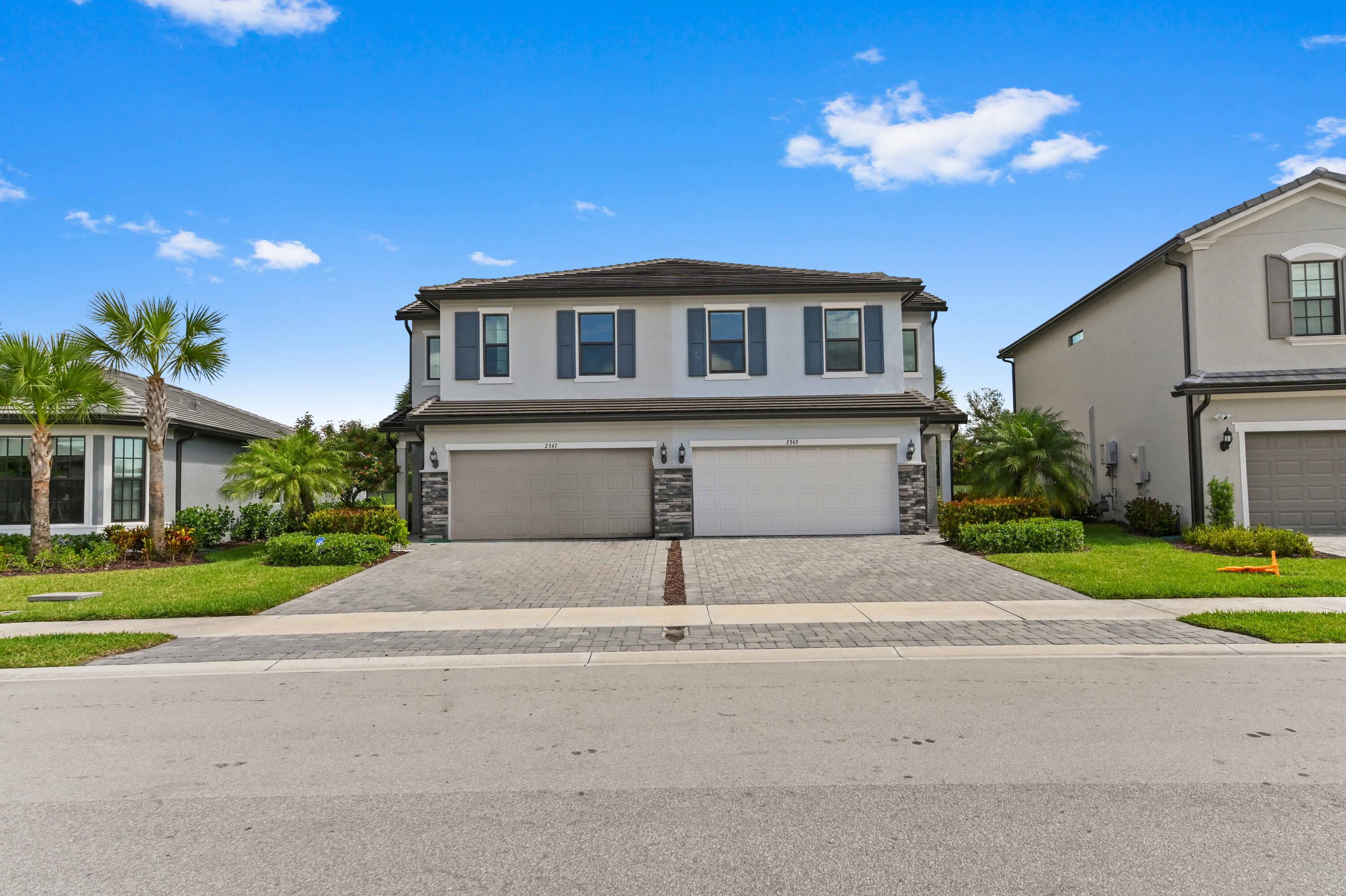 3BR – Townhouse at 2343 Rollingwood Court