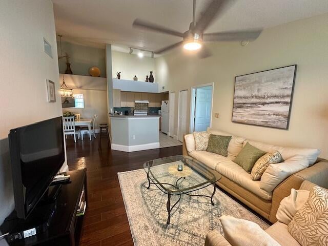 2BR – Condominium at 822 Villa Circle