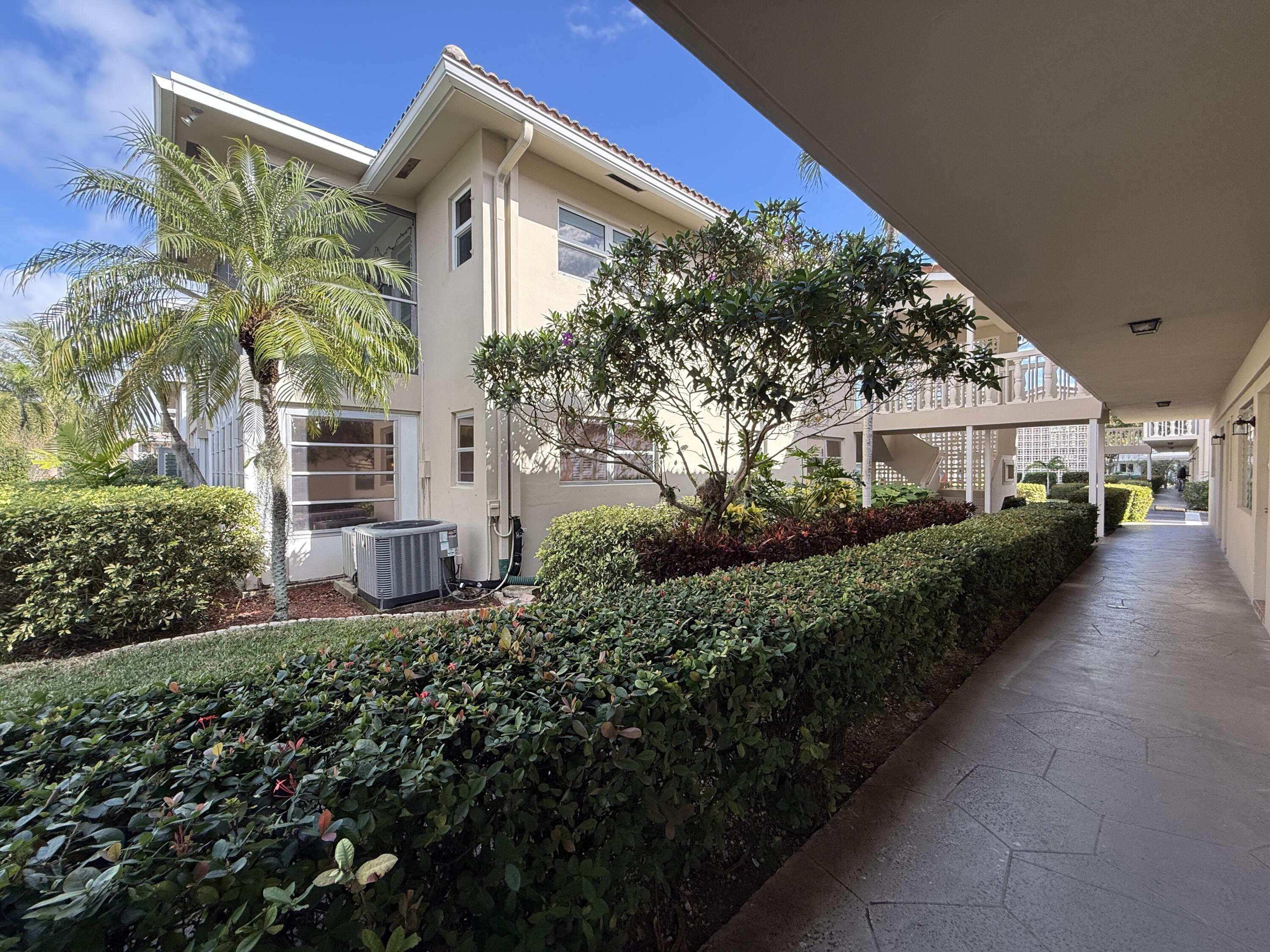 2BR – Condominium at 2121 NE 42nd Court #103c