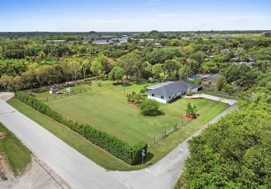 3BR – SingleFamilyResidence at 19724 SW 243rd Terrace