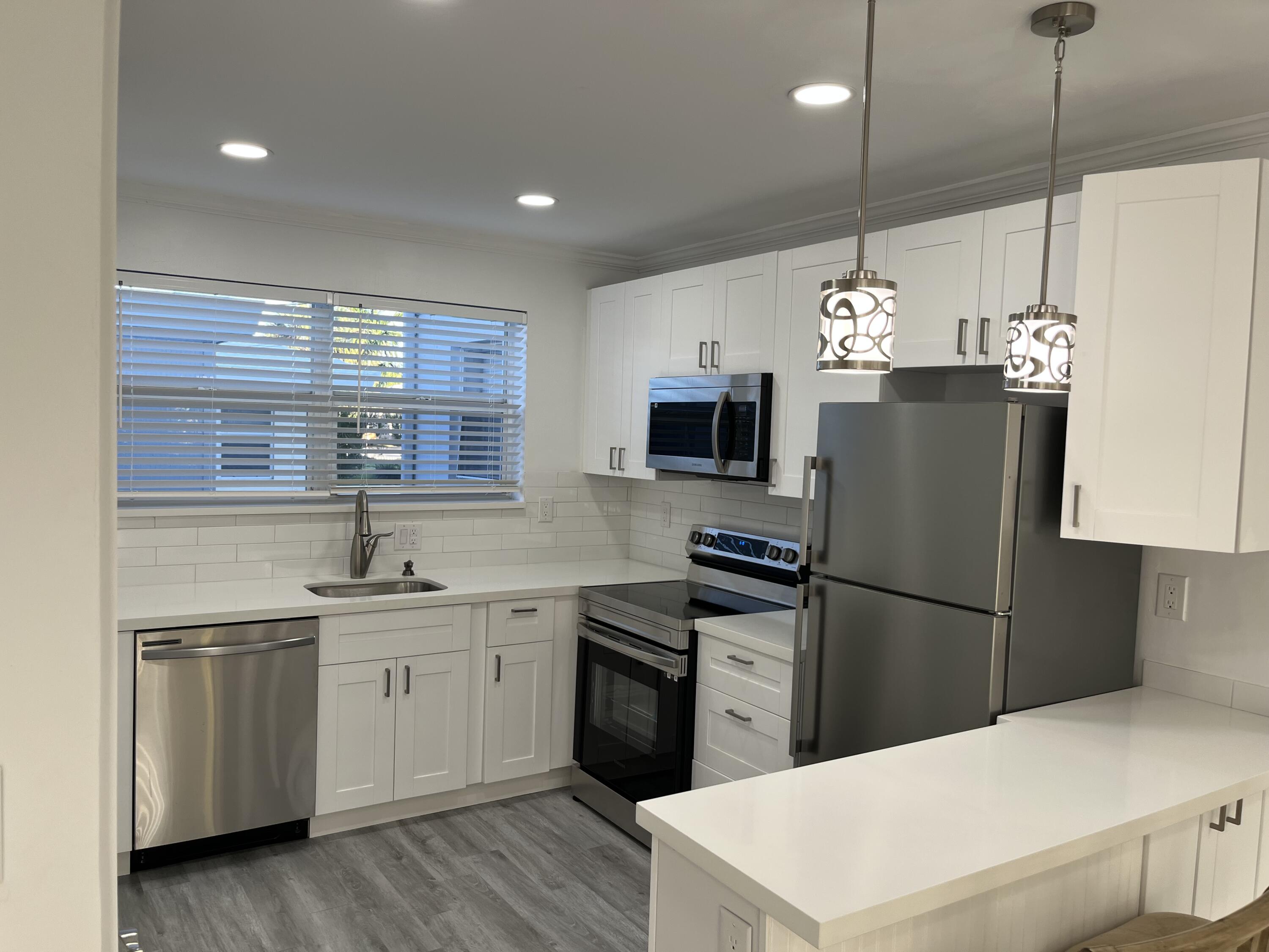 2BR – Condominium at 2748 NE 28th Avenue #2