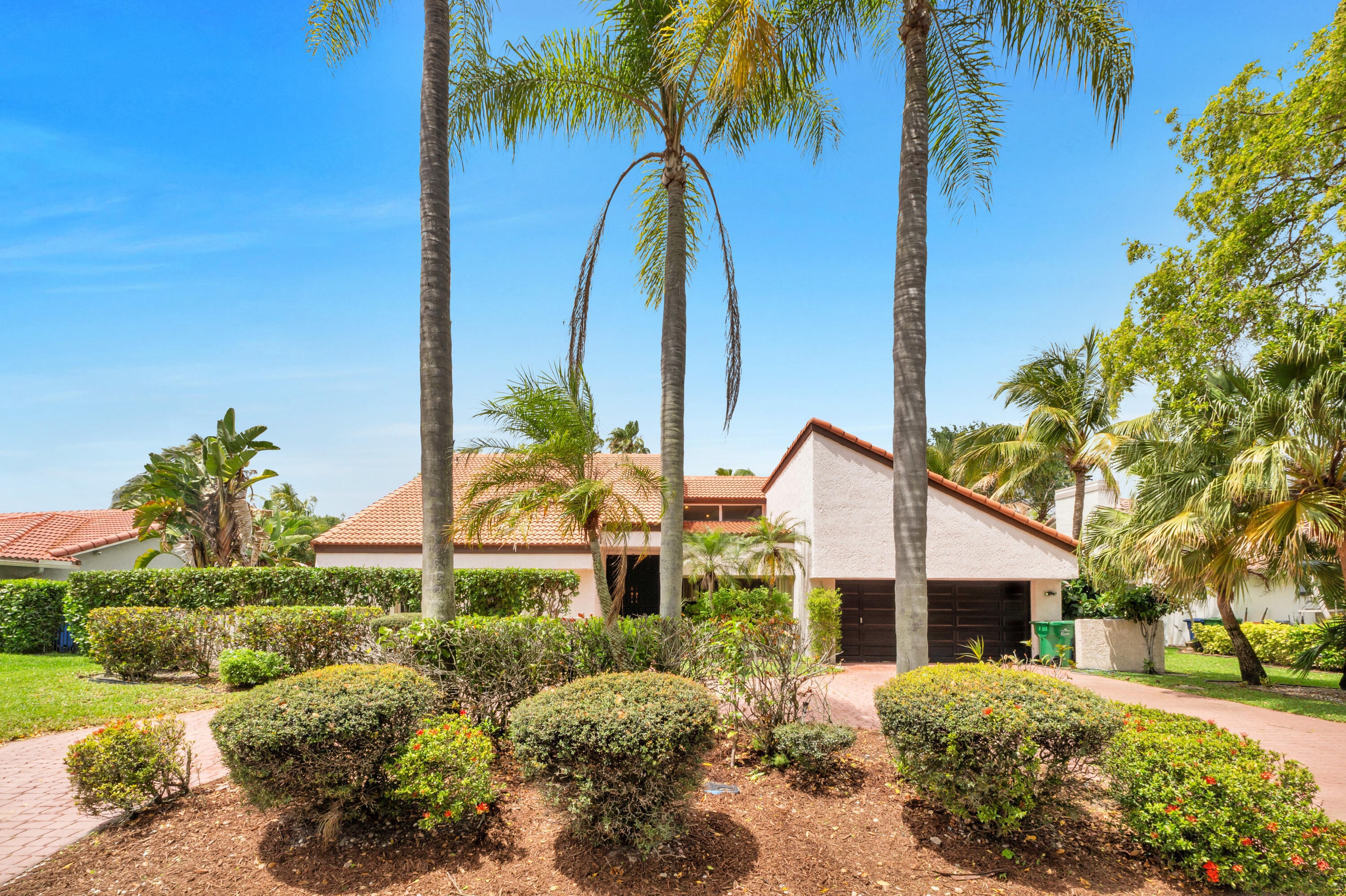4BR – SingleFamilyResidence at 5040 NW 88th Lane