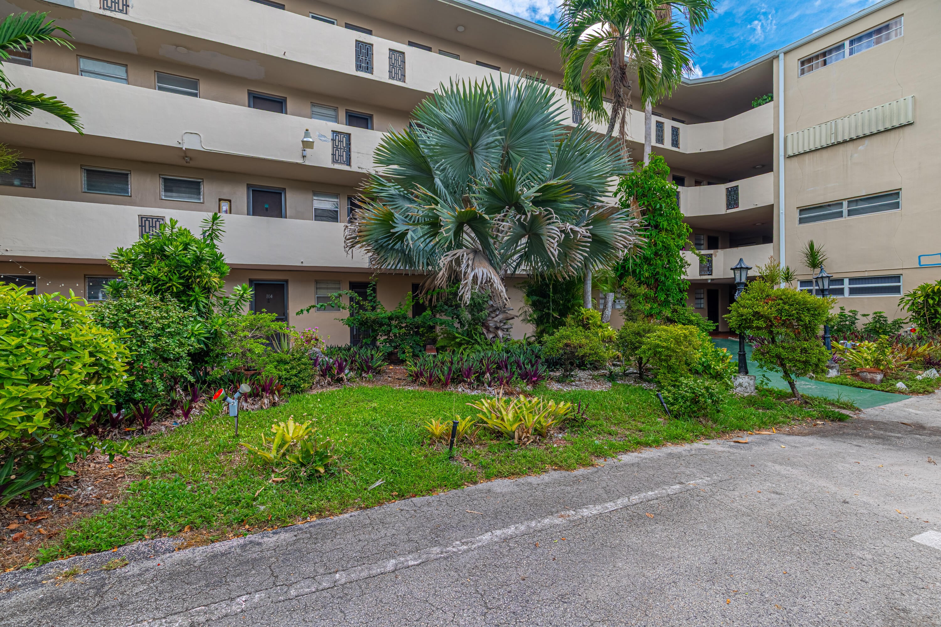 2BR – Condominium at 1660 NE 191st Street #Unit 311