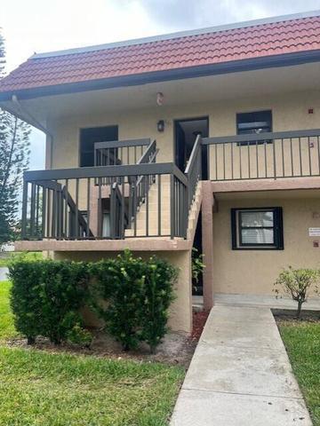 2BR – Condominium at 21911 Lake Forest Circle #201