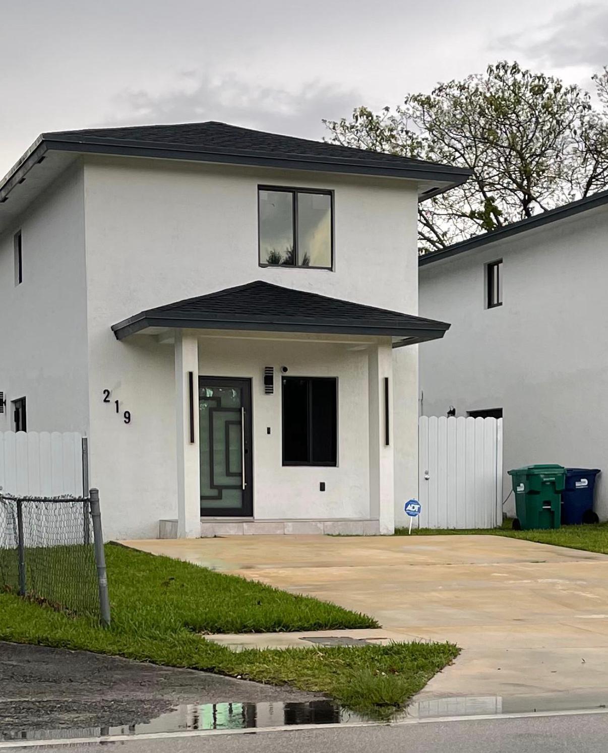 3BR – SingleFamilyResidence at 219 NE 159th Street