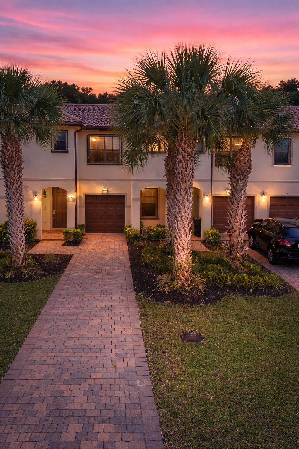 2BR – Townhouse at 6156 Bangalow Drive