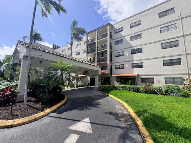 2BR – Condominium at 701 NW 19th Street #500