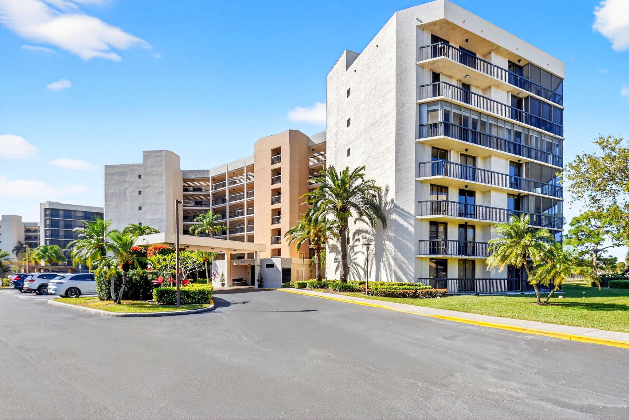 2BR – Condominium at 5279 Fountains Drive S #604