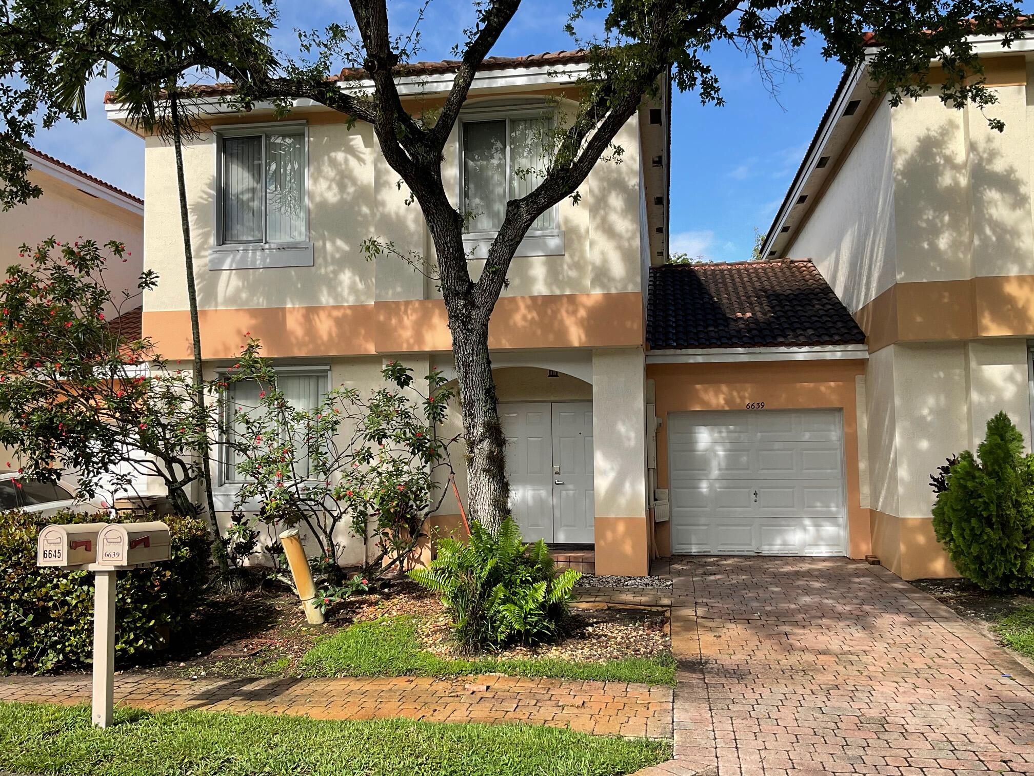 3BR – Townhouse at 6639 Hidden Cove Drive #4-7