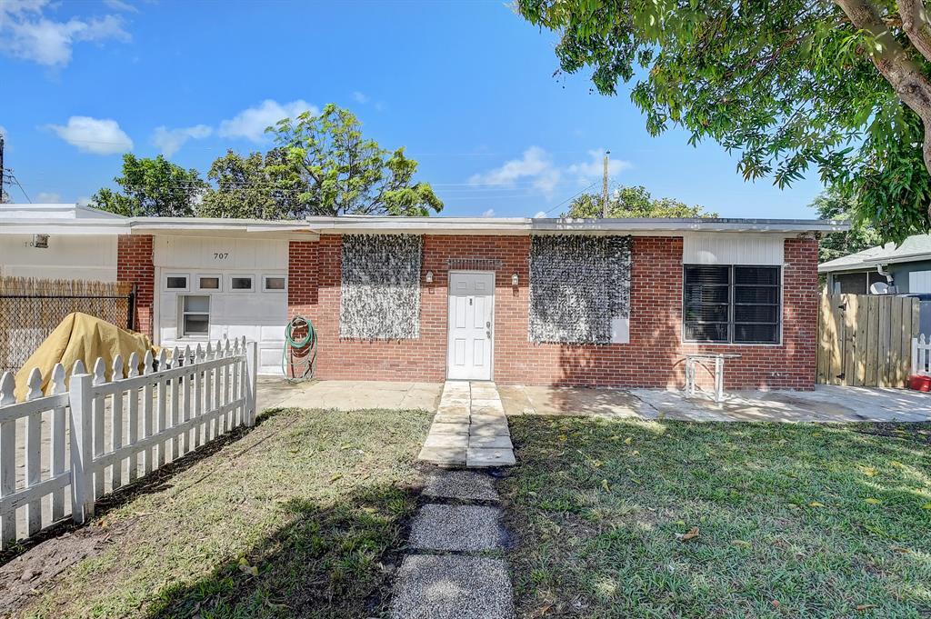 4BR – RES at 707 SW 9th Court
