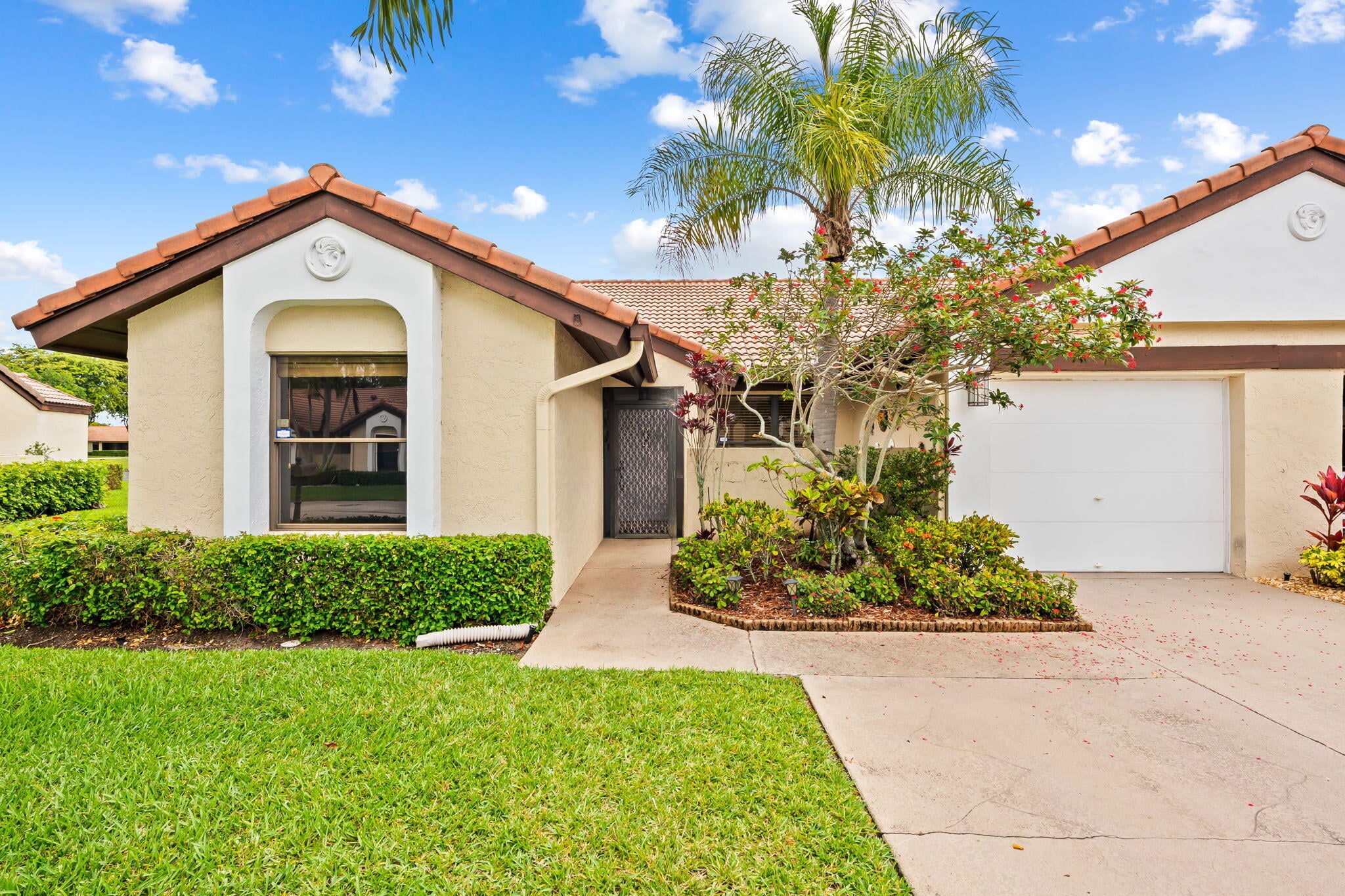 2BR – Townhouse at 8257 Waterline Drive