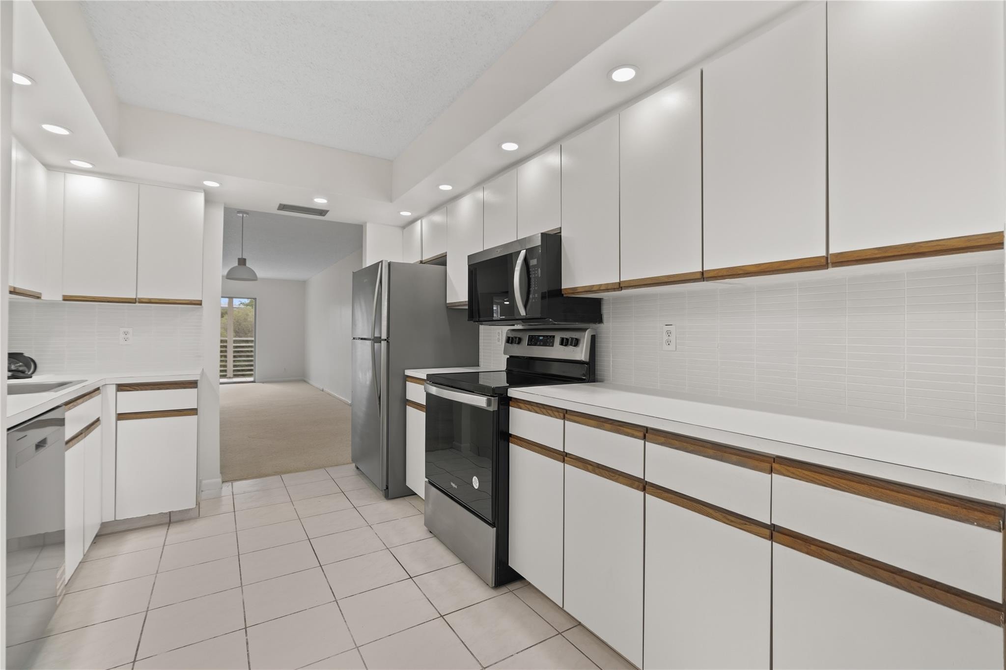 2BR – Condominium at 1801 Eleuthera Point #J3