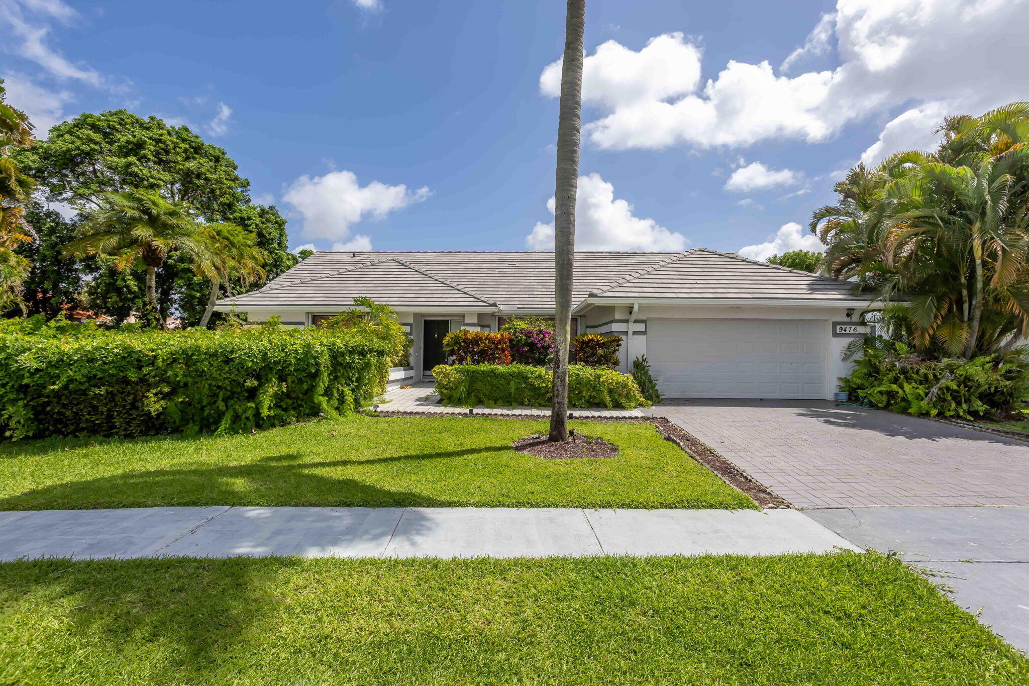 3BR – SingleFamilyResidence at 9476 El Clair Ranch Road