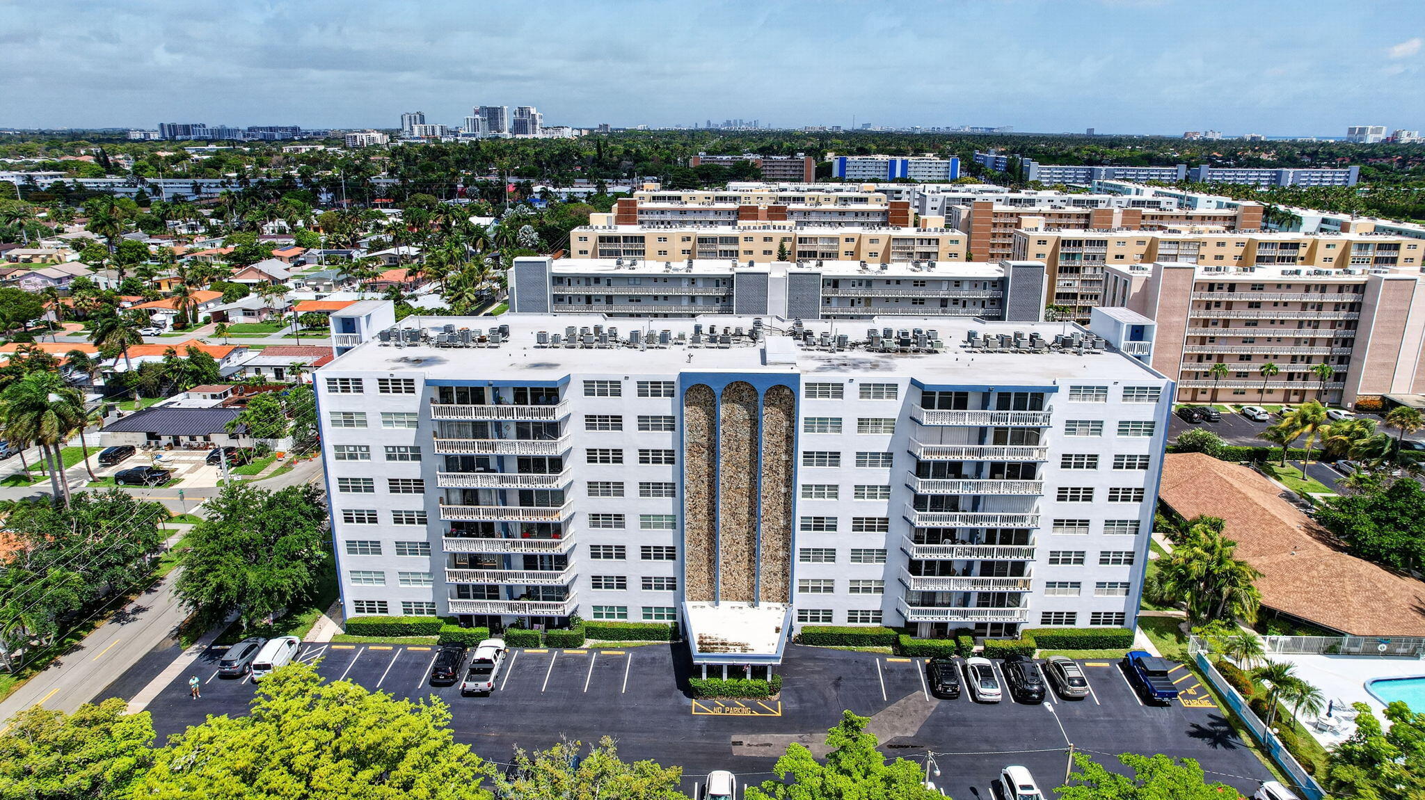 1BR – Condominium at 400 NE 12th Avenue #405