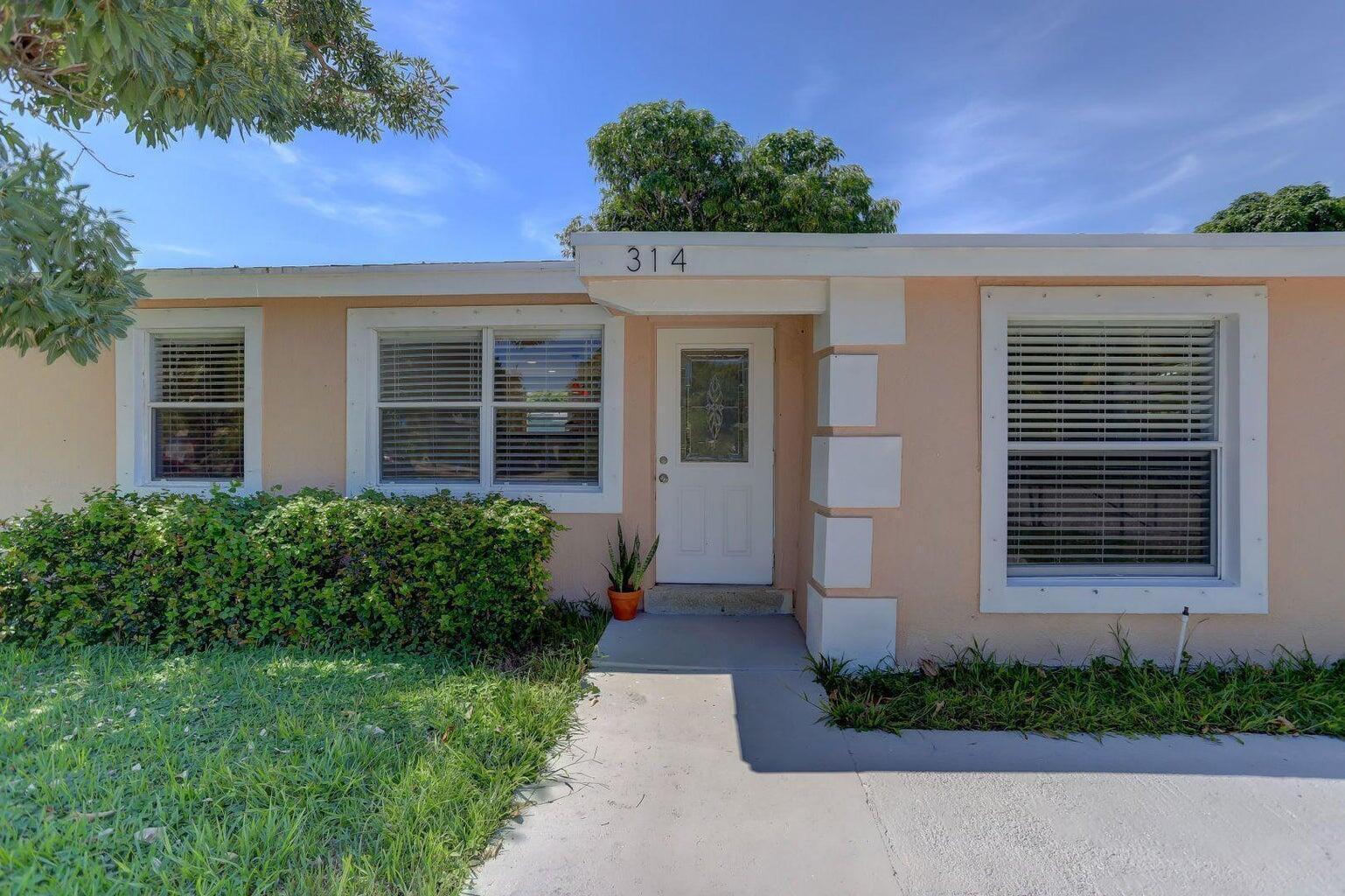 4BR – SingleFamilyResidence at 314 NW 12th Avenue