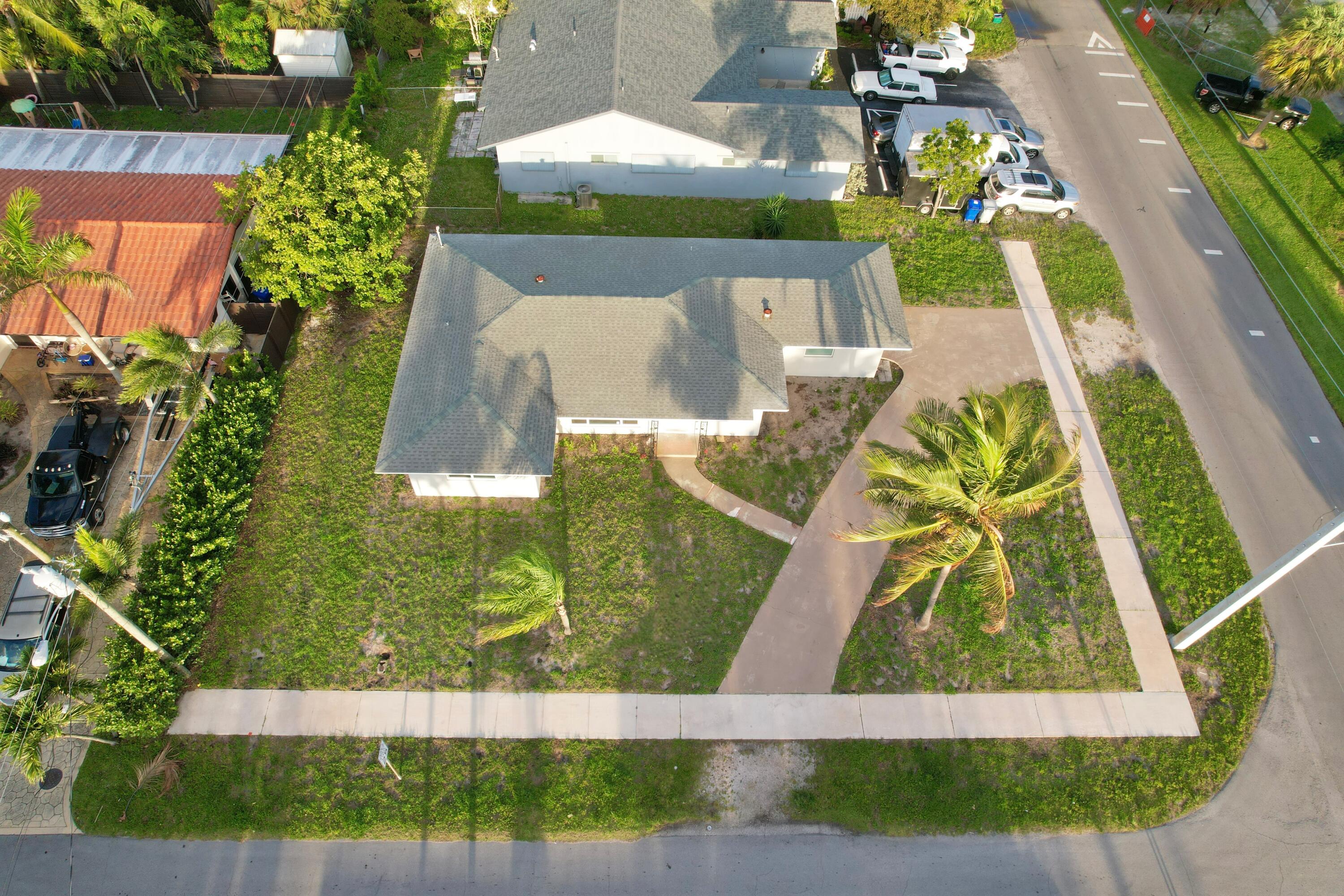 3BR – SingleFamilyResidence at 231 NE 16th Avenue