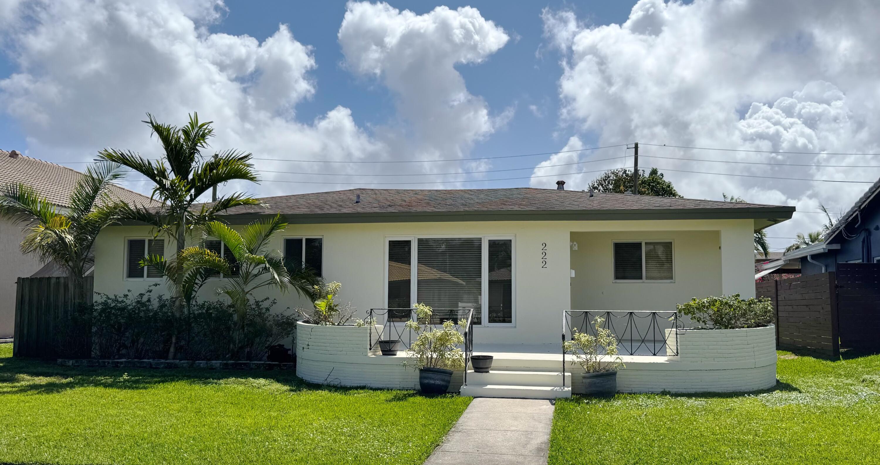 3BR – SingleFamilyResidence at 222 SE 2nd Terrace