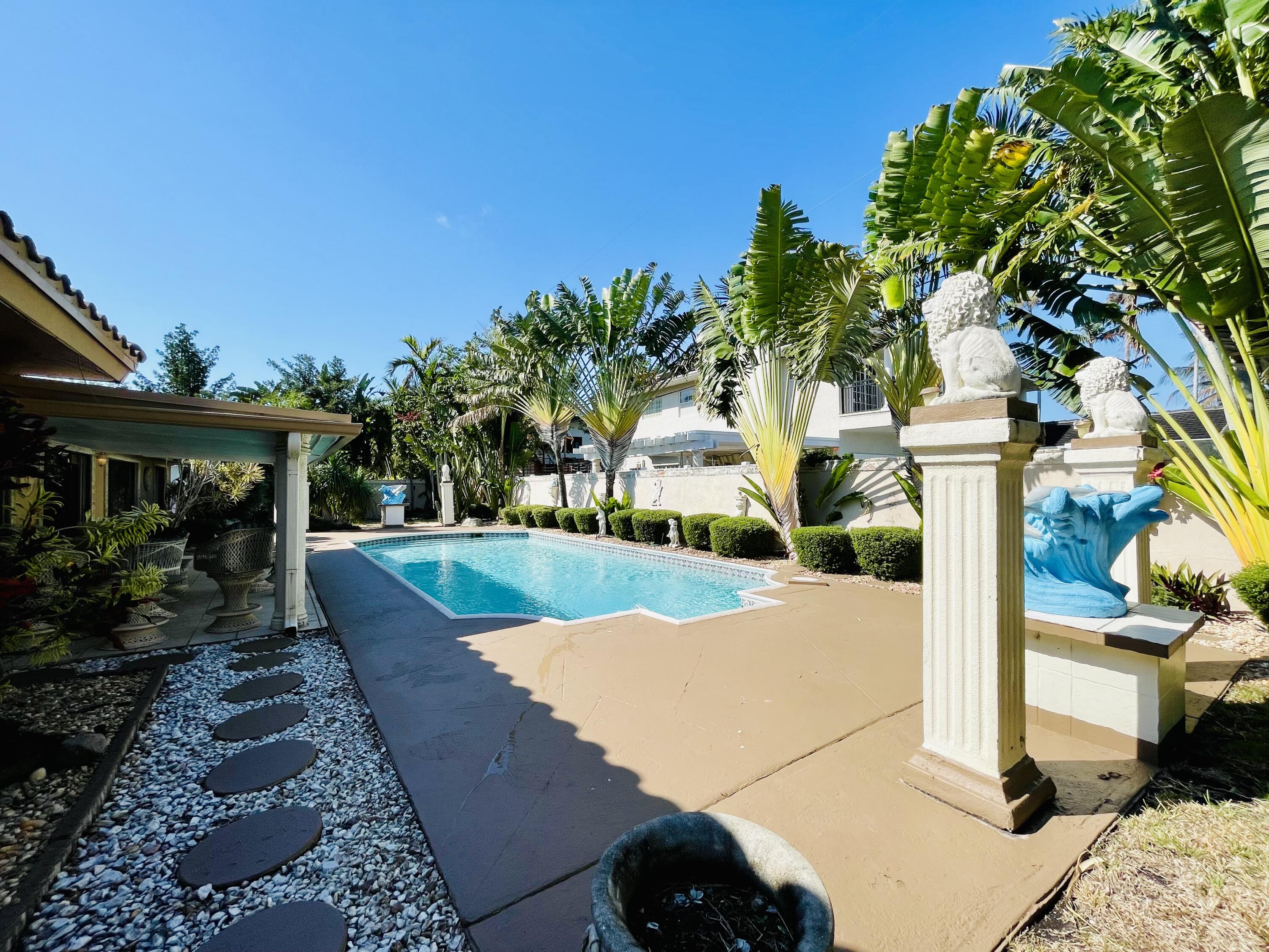 3BR – SingleFamilyResidence at 2725 NE 27th Court
